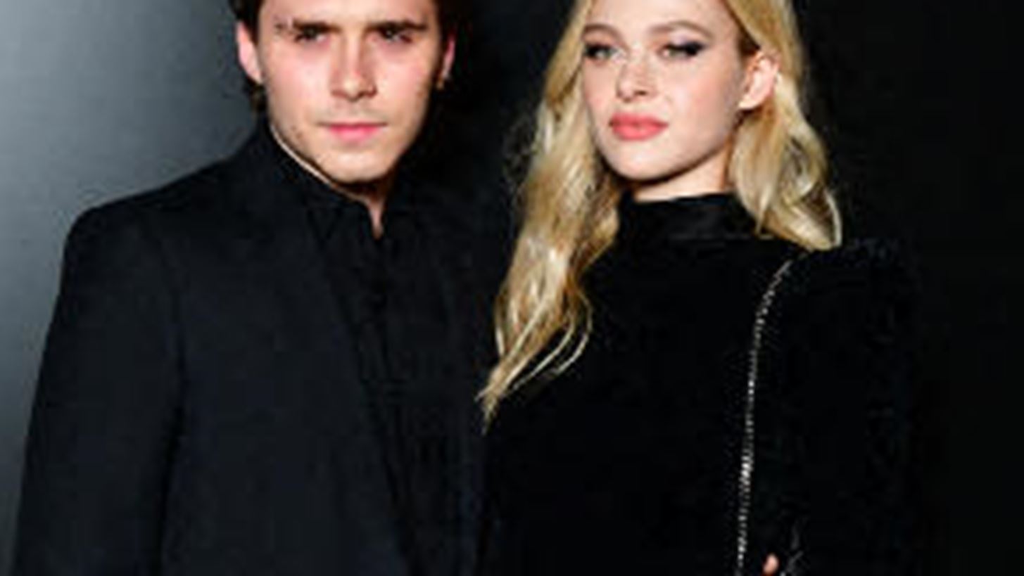 Brooklyn Beckham &#x2013;Nicola Peltz | &#x398;&#x3CD;&#x3BC;&#x3B9;&#x3B6;&#x3B5; &#x3C4;&#x3BF; &#x3B3;&#x3B1;&#x3BC;&#x3AE;&#x3BB;&#x3B9;&#x3BF; look &#x3C4;&#x3BF;&#x3C5;&#x3C2; &#x3C4;&#x3B7;&#x3BD; Victoria &#x3BA;&#x3B1;&#x3B9; &#x3C4;&#x3BF;&#x3BD; David Beckham &#x3C3;&#x3C4;&#x3BF;&#x3BD; &#x3B3;&#x3AC;&#x3BC;&#x3BF; &#x3C4;&#x3BF;&#x3C5;&#x3C2; &#x3C4;&#x3BF; 1999;