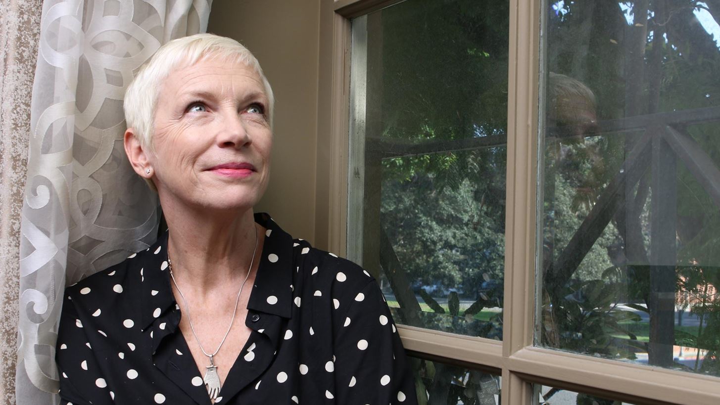 &#x397; Annie Lennox &#x3C3;&#x3C4;&#x3B1; 67 &#x3C4;&#x3B7;&#x3C2; &#x3B1;&#x3C0;&#x3AD;&#x3BA;&#x3C4;&#x3B7;&#x3C3;&#x3B5; &#x3C4;&#x3BF; &#x3C0;&#x3C1;&#x3CE;&#x3C4;&#x3BF; &#x3C4;&#x3B7;&#x3C2; &#x3C4;&#x3B1;&#x3C4;&#x3BF;&#x3C5;&#x3AC;&#x3B6;