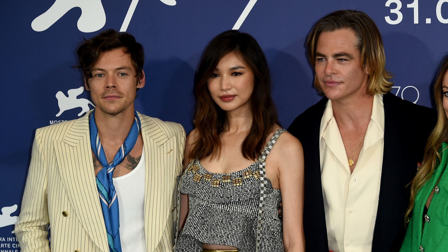 Harry Styles - Chris Pine | &#x3A4;&#x3BF; &#x3B2;&#x3AF;&#x3BD;&#x3C4;&#x3B5;&#x3BF; &#x3C0;&#x3BF;&#x3C5; &#x3B1;&#x3C0;&#x3BF;&#x3BA;&#x3AC;&#x3BB;&#x3C5;&#x3C8;&#x3B5; &#x3B1;&#x3BD; &#x3BF;&#x3B9; &#x3B4;&#x3CD;&#x3BF; &#x3C3;&#x3C4;&#x3B1;&#x3C1; &#x3AD;&#x3C7;&#x3BF;&#x3C5;&#x3BD; &#x3C4;&#x3C3;&#x3B1;&#x3BA;&#x3C9;&#x3B8;&#x3B5;&#x3AF;