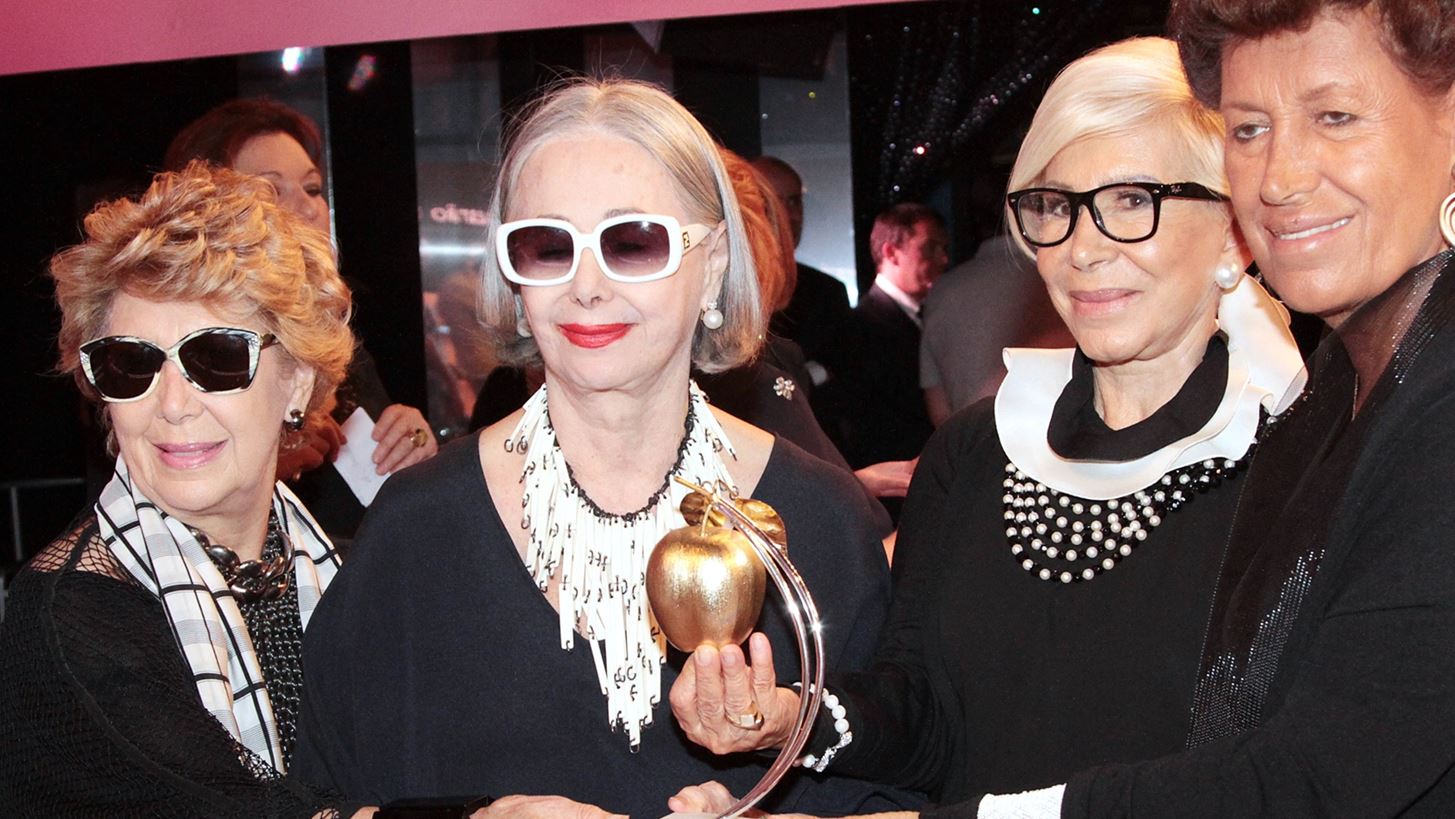 Franca Fendi | &#x3A0;&#x3AD;&#x3B8;&#x3B1;&#x3BD;&#x3B5; &#x3B7; &#x3BA;&#x3BB;&#x3B7;&#x3C1;&#x3BF;&#x3BD;&#x3CC;&#x3BC;&#x3BF;&#x3C2; &#x3C4;&#x3BF;&#x3C5; &#x399;&#x3C4;&#x3B1;&#x3BB;&#x3B9;&#x3BA;&#x3BF;&#x3CD; &#x3BF;&#x3AF;&#x3BA;&#x3BF;&#x3C5; &#x3BC;&#x3CC;&#x3B4;&#x3B1;&#x3C2; &#x3C3;&#x3B5; &#x3B7;&#x3BB;&#x3B9;&#x3BA;&#x3AF;&#x3B1; 87 &#x3B5;&#x3C4;&#x3CE;&#x3BD;