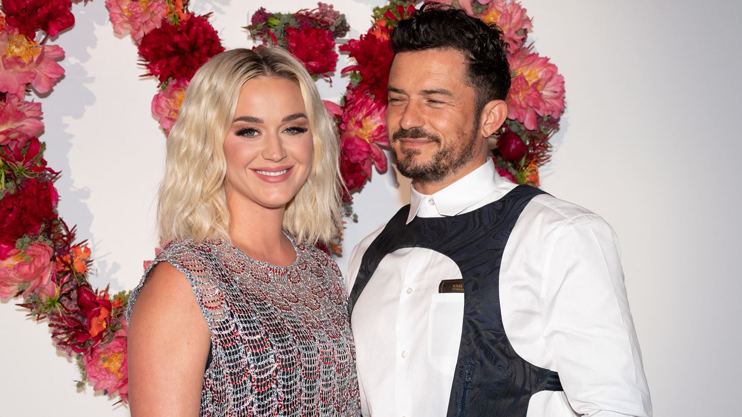 Orlando Bloom | &#x3A4;&#x3BF; &#x3C3;&#x3C7;&#x3CC;&#x3BB;&#x3B9;&#x3CC; &#x3C4;&#x3BF;&#x3C5; &#x3B3;&#x3B9;&#x3B1; &#x3C4;&#x3B7;&#x3BD; &#x3B5;&#x3C0;&#x3B9;&#x3BA;&#x3B5;&#x3AF;&#x3BC;&#x3B5;&#x3BD;&#x3B7; &#x3B5;&#x3BC;&#x3C6;&#x3AC;&#x3BD;&#x3B9;&#x3C3;&#x3B7; &#x3C4;&#x3B7;&#x3C2; Katy Perry &#x3C3;&#x3C4;&#x3B7; &#x3C3;&#x3C4;&#x3AD;&#x3C8;&#x3B7; &#x3C4;&#x3BF;&#x3C5; &#x3B2;&#x3B1;&#x3C3;&#x3B9;&#x3BB;&#x3B9;&#x3AC; &#x39A;&#x3B1;&#x3C1;&#x3CC;&#x3BB;&#x3BF;&#x3C5;