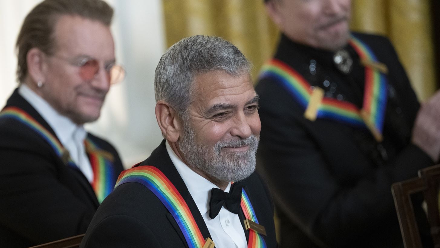 George Clooney | &#x397; &#x3B3;&#x3B5;&#x3BD;&#x3BD;&#x3B1;&#x3B9;&#x3CC;&#x3B4;&#x3C9;&#x3C1;&#x3B7; &#x3B4;&#x3C9;&#x3C1;&#x3B5;&#x3AC; &#x3C3;&#x3B5; &#x3C7;&#x3C9;&#x3C1;&#x3B9;&#x3CC; &#x3C4;&#x3B7;&#x3C2; &#x393;&#x3B1;&#x3BB;&#x3BB;&#x3AF;&#x3B1;&#x3C2; &#x3C0;&#x3BF;&#x3C5; &#x3AE;&#x3B8;&#x3B5;&#x3BB;&#x3B5; &#x3BD;&#x3B1; &#x3BA;&#x3C1;&#x3B1;&#x3C4;&#x3AE;&#x3C3;&#x3B5;&#x3B9; &#x3BA;&#x3C1;&#x3C5;&#x3C6;&#x3AE;