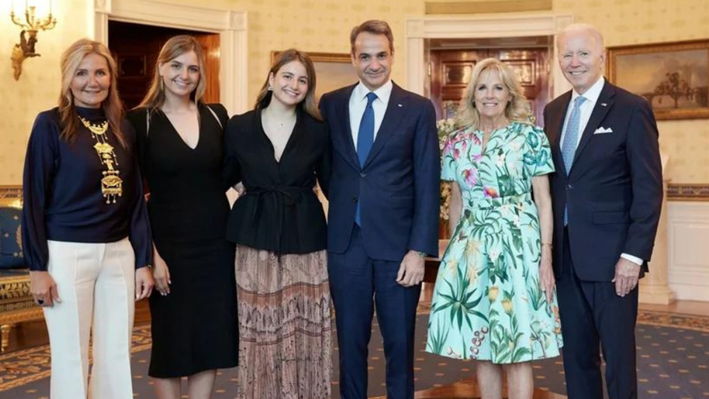 &#x38C;&#x3BB;&#x3B5;&#x3C2; &#x3BF;&#x3B9; &#x3C6;&#x3C9;&#x3C4;&#x3BF;&#x3B3;&#x3C1;&#x3B1;&#x3C6;&#x3AF;&#x3B5;&#x3C2; &#x3B1;&#x3C0;&#x3CC; &#x3C4;&#x3B7;&#x3BD; &#x3B5;&#x3C0;&#x3AF;&#x3C3;&#x3BA;&#x3B5;&#x3C8;&#x3B7; &#x3C4;&#x3B7;&#x3C2; &#x3BF;&#x3B9;&#x3BA;&#x3BF;&#x3B3;&#x3AD;&#x3BD;&#x3B5;&#x3B9;&#x3B1;&#x3C2; &#x39C;&#x3B7;&#x3C4;&#x3C3;&#x3BF;&#x3C4;&#x3AC;&#x3BA;&#x3B7; &#x3C3;&#x3C4;&#x3BF;&#x3BD; &#x39B;&#x3B5;&#x3C5;&#x3BA;&#x3CC; &#x39F;&#x3AF;&#x3BA;&#x3BF; &#x3BA;&#x3B1;&#x3B9; &#x3C4;&#x3B7; &#x3C3;&#x3C5;&#x3BD;&#x3AC;&#x3BD;&#x3C4;&#x3B7;&#x3C3;&#x3B7; &#x3BC;&#x3B5; &#x3C4;&#x3BF;&#x3BD; &#x3A0;&#x3C1;&#x3CC;&#x3B5;&#x3B4;&#x3C1;&#x3BF; Biden