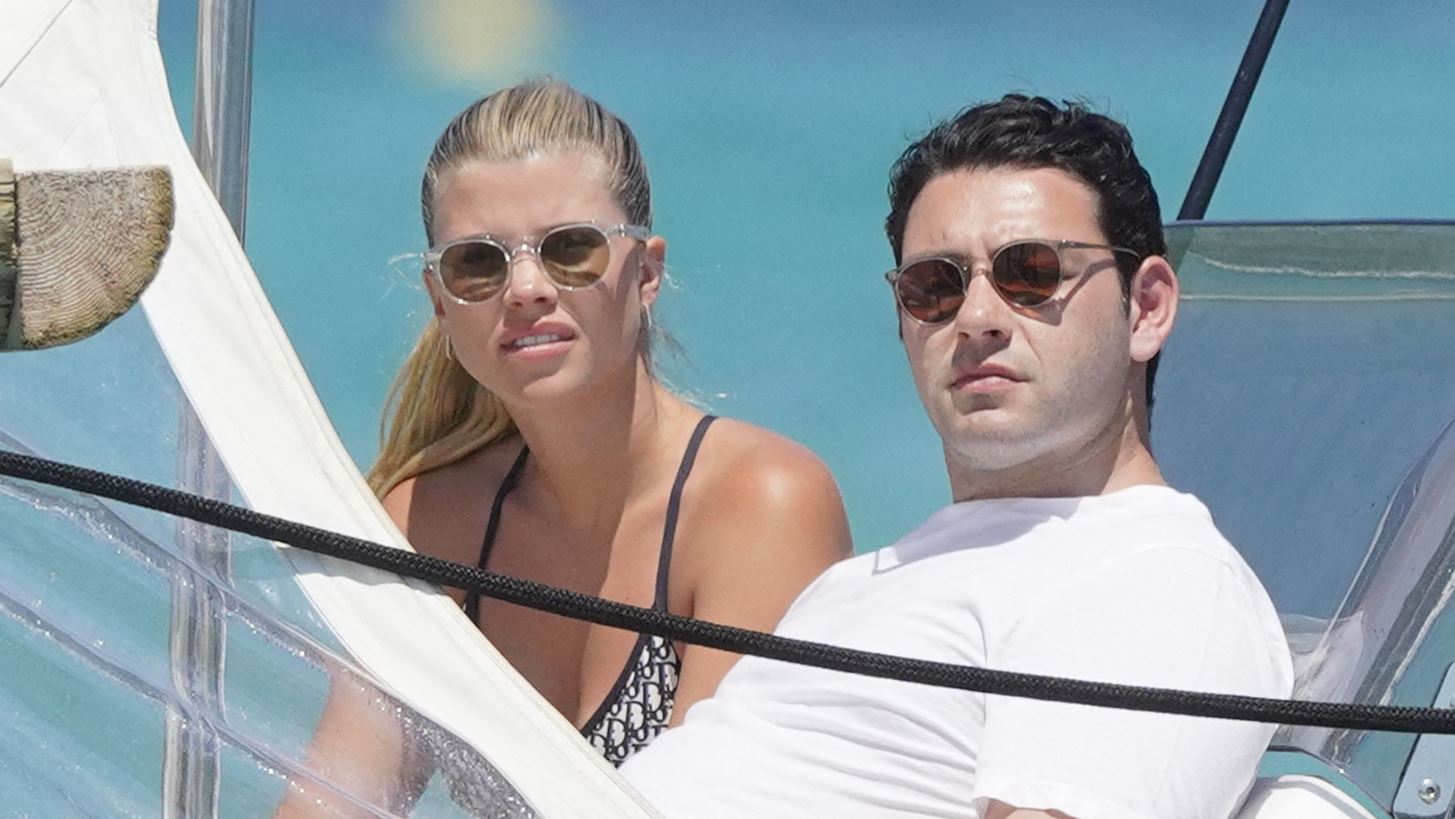 Sofia Richie | &#x3A4;&#x3BF; &#x3B3;&#x3B1;&#x3BC;&#x3AE;&#x3BB;&#x3B9;&#x3BF; &#x3C3;&#x3B1;&#x3B2;&#x3B2;&#x3B1;&#x3C4;&#x3BF;&#x3BA;&#x3CD;&#x3C1;&#x3B9;&#x3B1;&#x3BA;&#x3BF; &#x3BA;&#x3B1;&#x3B9; &#x3C4;&#x3B1; &#x3B5;&#x3BD;&#x3C4;&#x3C5;&#x3C0;&#x3C9;&#x3C3;&#x3B9;&#x3B1;&#x3BA;&#x3AC; bridal looks &#x3C3;&#x3C4;&#x3B7;&#x3BD; &#x391;&#x3BD;&#x3C4;&#x3AF;&#x3C0; &#x3C4;&#x3B7;&#x3C2; &#x393;&#x3B1;&#x3BB;&#x3BB;&#x3AF;&#x3B1;&#x3C2;