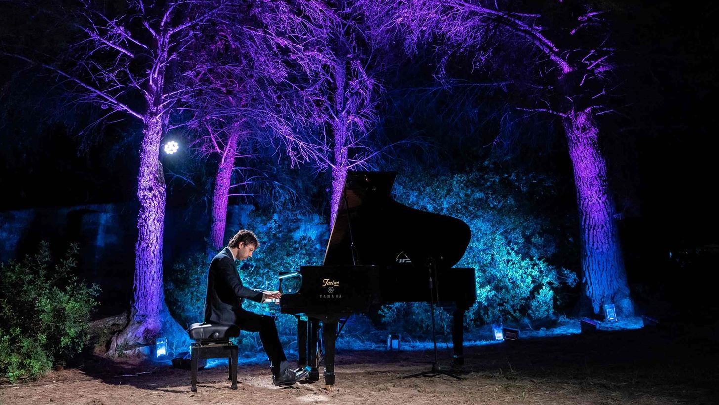 Piano City Athens | &#x3A4;&#x3B1; highlights &#x3BA;&#x3B1;&#x3B9; &#x3C4;&#x3BF; &#x3C0;&#x3C1;&#x3CC;&#x3B3;&#x3C1;&#x3B1;&#x3BC;&#x3BC;&#x3B1; &#x3C4;&#x3BF;&#x3C5; &#x3C6;&#x3B5;&#x3C3;&#x3C4;&#x3B9;&#x3B2;&#x3AC;&#x3BB; &#x3C0;&#x3BF;&#x3C5; &#x3C6;&#x3AD;&#x3C1;&#x3BD;&#x3B5;&#x3B9; &#x3C4;&#x3BF; &#x3C0;&#x3B9;&#x3AC;&#x3BD;&#x3BF; &#x3C3;&#x3B5; &#x3BA;&#x3AC;&#x3B8;&#x3B5; &#x3C3;&#x3B7;&#x3BC;&#x3B5;&#x3AF;&#x3BF; &#x3C4;&#x3B7;&#x3C2; &#x3C0;&#x3CC;&#x3BB;&#x3B7;&#x3C2;