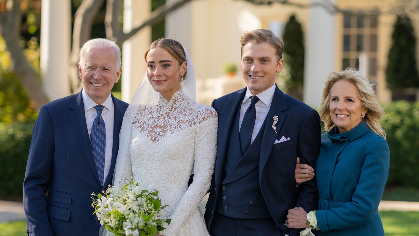 Naomi Biden | Ο εντυπωσιακός γάμος της εγγονής του Joe Biden στον Λευκό Οίκο