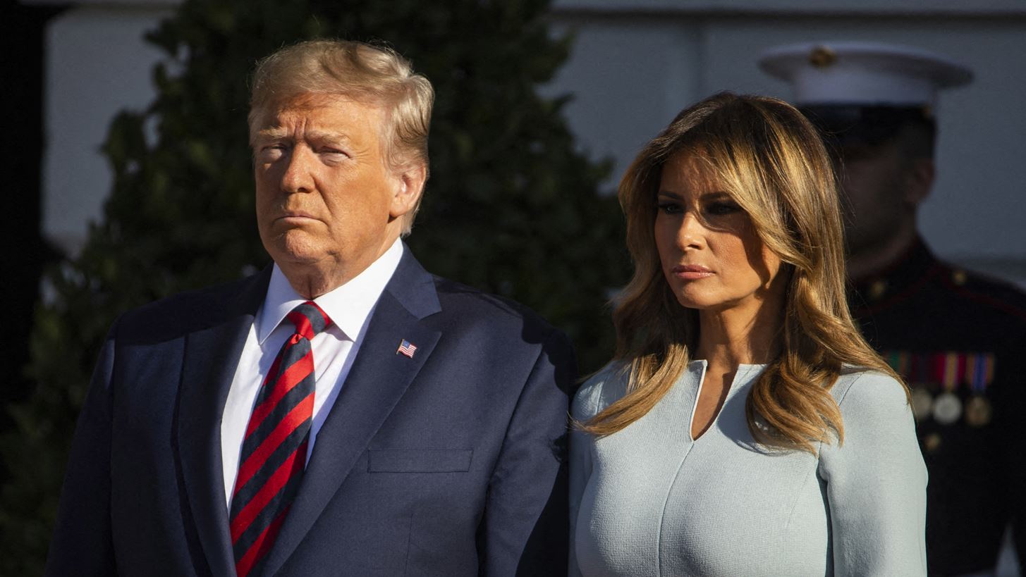 O Donald Trump &quot;&#x3BE;&#x3AD;&#x3C7;&#x3B1;&#x3C3;&#x3B5;&quot; &#x3BD;&#x3B1; &#x3B5;&#x3C5;&#x3C7;&#x3B1;&#x3C1;&#x3B9;&#x3C3;&#x3C4;&#x3AE;&#x3C3;&#x3B5;&#x3B9; &#x3C4;&#x3B7; Melania &#x3C3;&#x3C4;&#x3BF;&#x3BD; &#x3BB;&#x3CC;&#x3B3;&#x3BF; &#x3C4;&#x3BF;&#x3C5; &#x3BC;&#x3B5;&#x3C4;&#x3AC; &#x3C4;&#x3B7;&#x3BD; &#x3B1;&#x3C0;&#x3B1;&#x3B3;&#x3B3;&#x3B5;&#x3BB;&#x3AF;&#x3B1; &#x3C4;&#x3C9;&#x3BD; &#x3BA;&#x3B1;&#x3C4;&#x3B7;&#x3B3;&#x3BF;&#x3C1;&#x3B9;&#x3CE;&#x3BD;