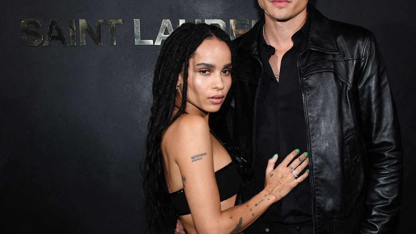 &#x397; Zo&#xEB; Kravitz &#x3B4;&#x3B7;&#x3BC;&#x3BF;&#x3C3;&#x3AF;&#x3B5;&#x3C5;&#x3C3;&#x3B5; &#x3C6;&#x3C9;&#x3C4;&#x3BF;&#x3B3;&#x3C1;&#x3B1;&#x3C6;&#x3AF;&#x3B5;&#x3C2; &#x3B1;&#x3C0;&#x3CC; &#x3C4;&#x3BF;&#x3BD; &#x3B3;&#x3AC;&#x3BC;&#x3BF; &#x3C4;&#x3B7;&#x3C2; &#x3BC;&#x3B5; &#x3C4;&#x3BF;&#x3BD; Karl Glusman