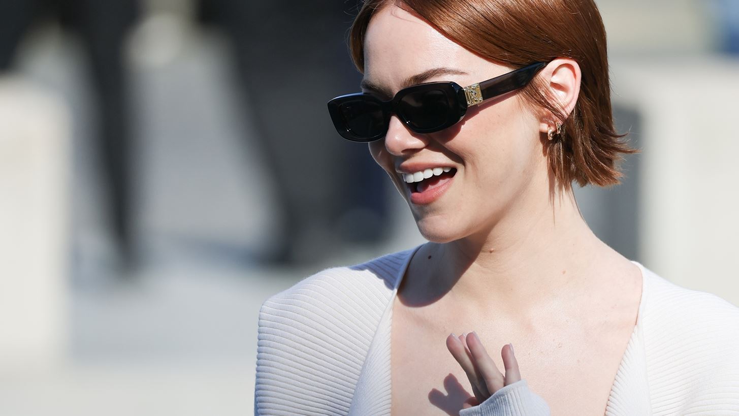 &#x397; Emma Stone &#x3BC;&#x3AF;&#x3BB;&#x3B7;&#x3C3;&#x3B5; &#x3C3;&#x3C4;&#x3B1; &#x3B5;&#x3BB;&#x3BB;&#x3B7;&#x3BD;&#x3B9;&#x3BA;&#x3AC; &#x3C3;&#x3C4;&#x3B7;&#x3BD; &#x3C0;&#x3B1;&#x3BD;&#x3B5;&#x3BB;&#x3BB;&#x3AE;&#x3BD;&#x3B9;&#x3B1; &#x3C0;&#x3C1;&#x3CE;&#x3C4;&#x3B7; &#x3C0;&#x3C1;&#x3BF;&#x3B2;&#x3BF;&#x3BB;&#x3AE; &#x3C4;&#x3B7;&#x3C2; &#x392;&#x3BF;&#x3C5;&#x3B3;&#x3BF;&#x3BD;&#x3AF;&#x3B1;&#x3C2; &#x3C3;&#x3C4;&#x3BF; &#x39C;&#x3AD;&#x3B3;&#x3B1;&#x3C1;&#x3BF; &#x39C;&#x3BF;&#x3C5;&#x3C3;&#x3B9;&#x3BA;&#x3AE;&#x3C2; &#x391;&#x3B8;&#x3B7;&#x3BD;&#x3CE;&#x3BD; (&#x3B2;&#x3AF;&#x3BD;&#x3C4;&#x3B5;&#x3BF;)