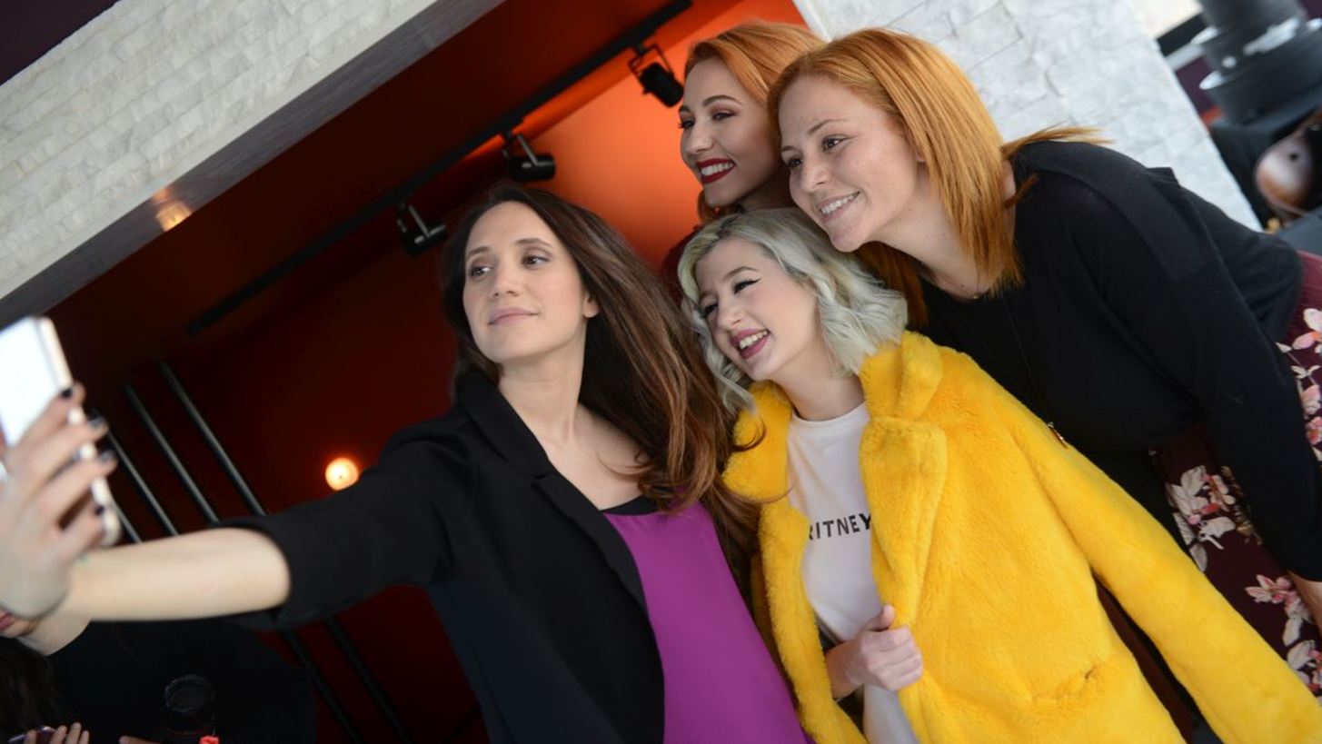 BeautyStarsbyMF: &#x388;&#x3BD;&#x3B1; &#x3B4;&#x3B9;&#x3B1;&#x3C6;&#x3BF;&#x3C1;&#x3B5;&#x3C4;&#x3B9;&#x3BA;&#x3CC; brunch &#x3B3;&#x3B5;&#x3BC;&#x3AC;&#x3C4;&#x3BF; &#x3BF;&#x3BC;&#x3BF;&#x3C1;&#x3C6;&#x3B9;&#x3AC;, influencers &#x3BA;&#x3B1;&#x3B9; &#x3C4;&#x3B7;&#x3BD; &#x3C9;&#x3C1;&#x3B1;&#x3B9;&#x3CC;&#x3C4;&#x3B5;&#x3C1;&#x3B7; &#x3B8;&#x3AD;&#x3B1; &#x3C4;&#x3B7;&#x3C2; &#x391;&#x3B8;&#x3AE;&#x3BD;&#x3B1;&#x3C2;