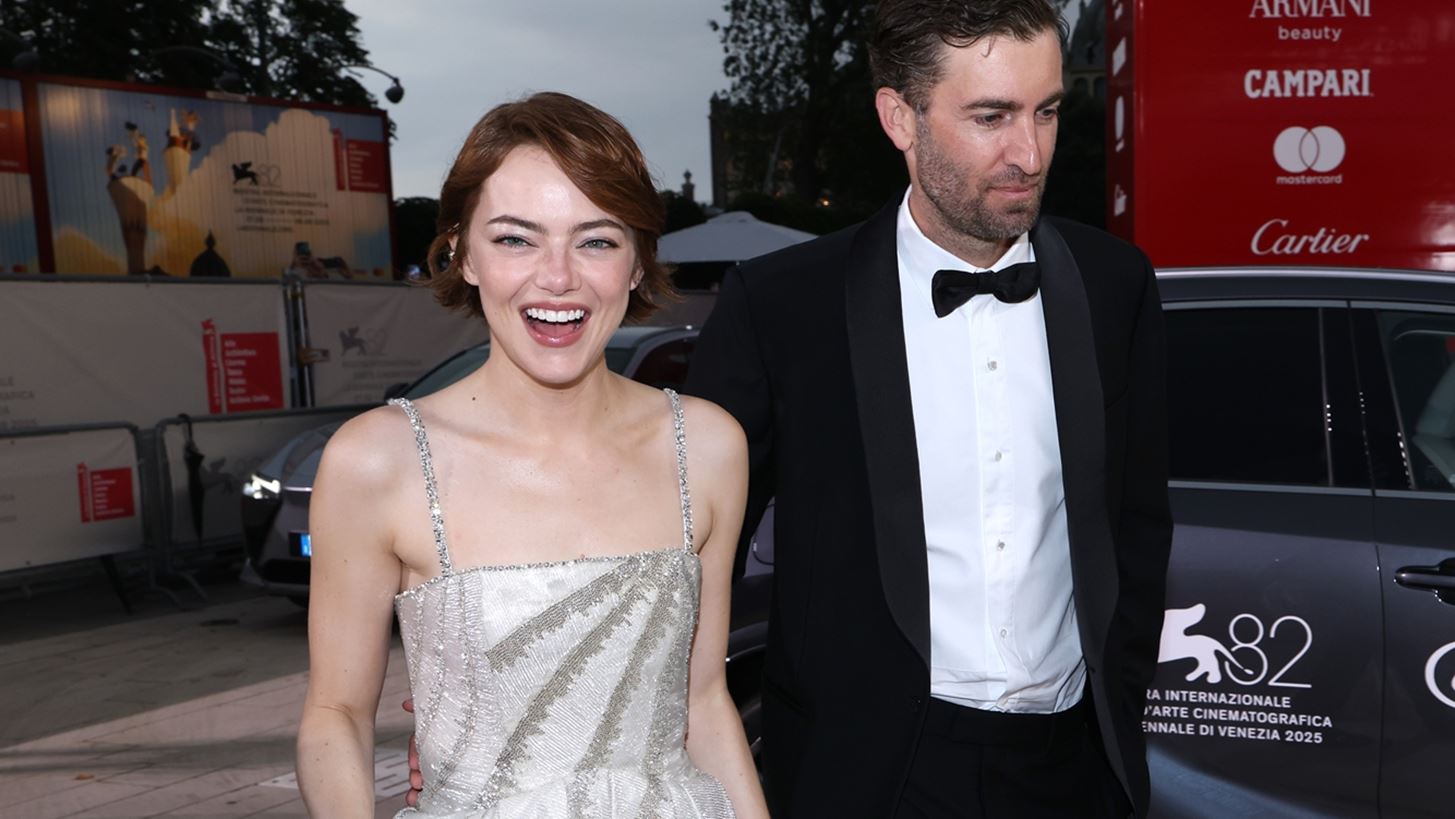 &#x3A6;&#x3B5;&#x3C3;&#x3C4;&#x3B9;&#x3B2;&#x3AC;&#x3BB; &#x392;&#x3B5;&#x3BD;&#x3B5;&#x3C4;&#x3AF;&#x3B1;&#x3C2; | &#x3A4;&#x3BF; &#x3C6;&#x3B9;&#x3BB;&#x3AF; &#x3C4;&#x3B7;&#x3C2; Emma Stone &#x3C3;&#x3C4;&#x3BF;&#x3BD; &#x3C3;&#x3CD;&#x3B6;&#x3C5;&#x3B3;&#x3CC; &#x3C4;&#x3B7;&#x3C2;, &#x3BB;&#x3AF;&#x3B3;&#x3BF; &#x3C0;&#x3C1;&#x3B9;&#x3BD; &#x3C3;&#x3C5;&#x3BD;&#x3B1;&#x3BD;&#x3C4;&#x3AE;&#x3C3;&#x3B5;&#x3B9; &#x3C4;&#x3BF;&#x3BD; &#x393;&#x3B9;&#x3CE;&#x3C1;&#x3B3;&#x3BF; &#x39B;&#x3AC;&#x3BD;&#x3B8;&#x3B9;&#x3BC;&#x3BF; &#x3C3;&#x3C4;&#x3BF; &#x3BA;&#x3CC;&#x3BA;&#x3BA;&#x3B9;&#x3BD;&#x3BF; &#x3C7;&#x3B1;&#x3BB;&#x3AF;