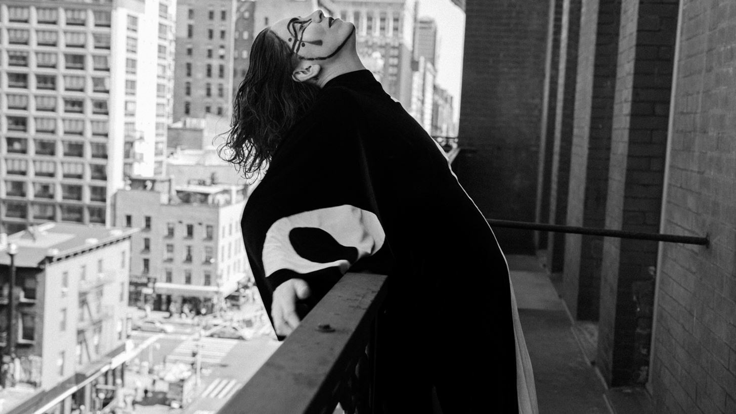 Η Emma Ruth Rundle για δύο εμφανίσεις στην Ελλάδα