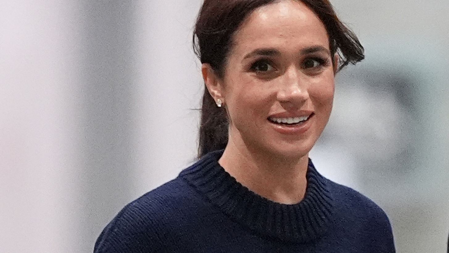 Meghan Markle | &#x393;&#x3B9;&#x3B1; &#x3C0;&#x3BF;&#x3B9;&#x3BF;&#x3BD; &#x3BB;&#x3CC;&#x3B3;&#x3BF; &#x3C3;&#x3C4;&#x3AD;&#x3BB;&#x3BD;&#x3B5;&#x3B9; &#x3BA;&#x3AC;&#x3B8;&#x3B5; &#x3B2;&#x3C1;&#x3AC;&#x3B4;&#x3C5; &#x3BA;&#x3C1;&#x3C5;&#x3C6;&#x3AC; e-mails &#x3B3;&#x3B9;&#x3B1; &#x3C4;&#x3B1; &#x3C0;&#x3B1;&#x3B9;&#x3B4;&#x3B9;&#x3AC; &#x3C4;&#x3B7;&#x3C2;;