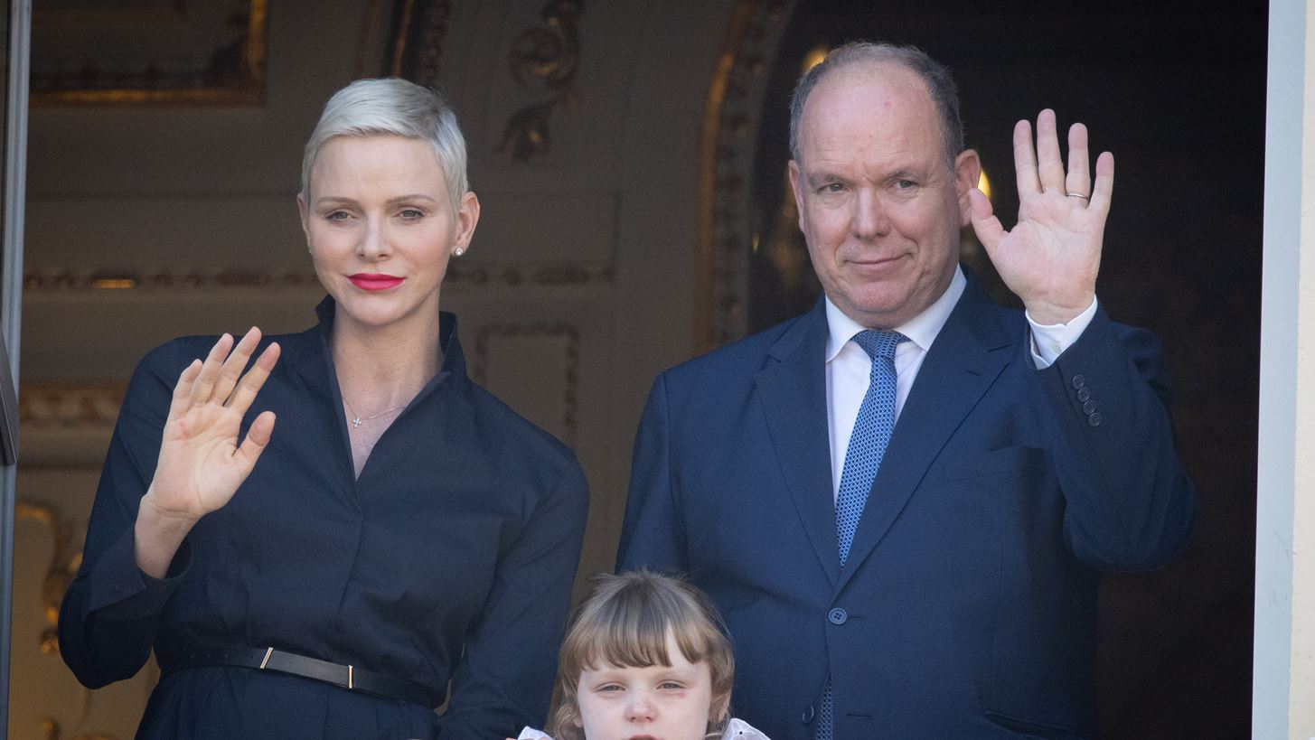 &#x397; &#x3C0;&#x3C1;&#x3B9;&#x3B3;&#x3BA;&#x3AF;&#x3C0;&#x3B9;&#x3C3;&#x3C3;&#x3B1; Charlene &#x3B5;&#x3C0;&#x3AD;&#x3C3;&#x3C4;&#x3C1;&#x3B5;&#x3C8;&#x3B5; &#x3B3;&#x3B9;&#x3B1; &#x3C4;&#x3B1; &#x3BA;&#x3B1;&#x3BB;&#x3AC; &#x3C3;&#x3C4;&#x3B9;&#x3C2; &#x3C5;&#x3C0;&#x3BF;&#x3C7;&#x3C1;&#x3B5;&#x3CE;&#x3C3;&#x3B5;&#x3B9;&#x3C2; &#x3C4;&#x3B7;&#x3C2; - &#x39F;&#x3B9; &#x3B4;&#x3CD;&#x3BF; &#x3BD;&#x3AD;&#x3B5;&#x3C2; &#x3B4;&#x3B7;&#x3BC;&#x3CC;&#x3C3;&#x3B9;&#x3B5;&#x3C2; &#x3B5;&#x3BC;&#x3C6;&#x3B1;&#x3BD;&#x3AF;&#x3C3;&#x3B5;&#x3B9;&#x3C2; &#x3C4;&#x3B7;&#x3C2;