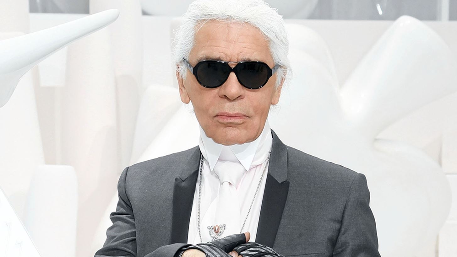 &#x3A0;&#x3CE;&#x3C2; &#x3BF; Karl Lagerfeld &#x3AD;&#x3BC;&#x3B1;&#x3B8;&#x3B5; &#x3BD;&#x3B1; &#x3B1;&#x3B3;&#x3B1;&#x3C0;&#x3AC; &#x3C4;&#x3B7; &#x3BB;&#x3BF;&#x3B3;&#x3BF;&#x3C4;&#x3B5;&#x3C7;&#x3BD;&#x3AF;&#x3B1;;