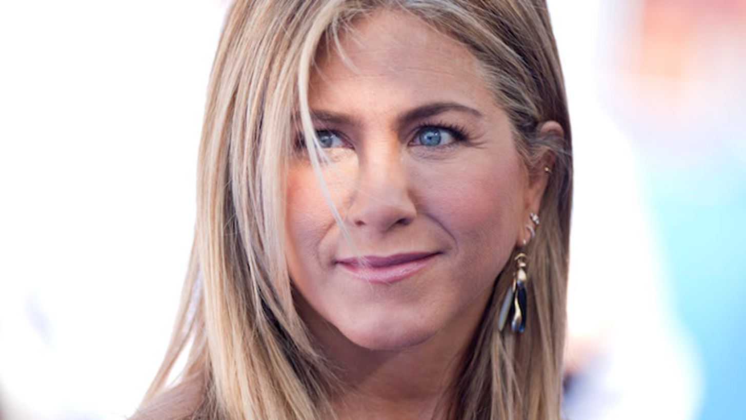 &#x397; Jennifer Aniston &#x3B5;&#x3C0;&#x3B9;&#x3C3;&#x3C4;&#x3C1;&#x3AD;&#x3C6;&#x3B5;&#x3B9; &#x3C3;&#x3C4;&#x3B7;&#x3BD; &#x3C4;&#x3B7;&#x3BB;&#x3B5;&#x3CC;&#x3C1;&#x3B1;&#x3C3;&#x3B7; &#x3BC;&#x3B5;&#x3C4;&#x3AC; &#x3B1;&#x3C0;&#x3CC; 13 &#x3C7;&#x3C1;&#x3CC;&#x3BD;&#x3B9;&#x3B1;