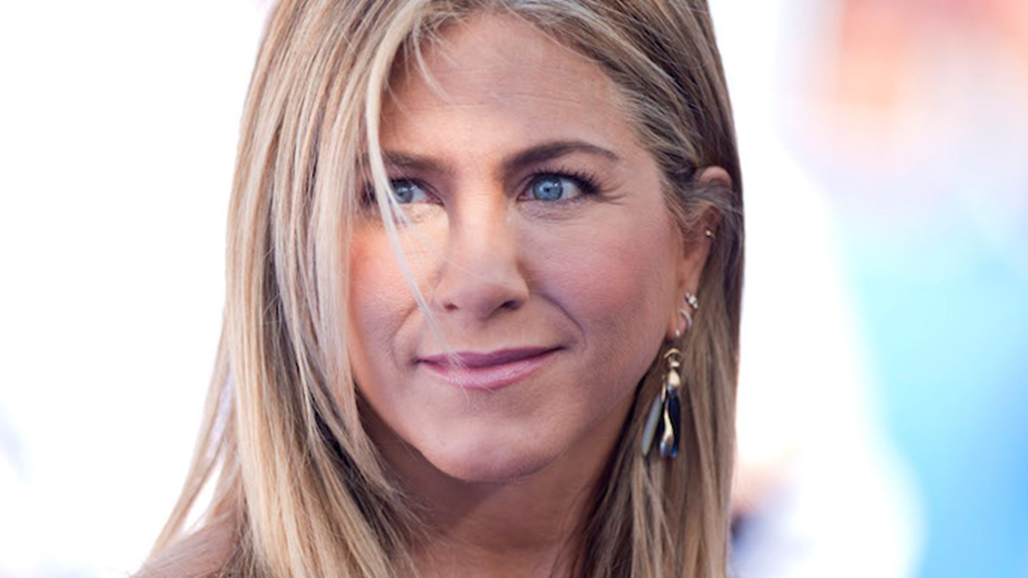 Jennifer Aniston | &#x39C;&#x3B1;&#x3C2; &#x3B1;&#x3BD;&#x3BF;&#x3AF;&#x3B3;&#x3B5;&#x3B9; &#x3C4;&#x3B9;&#x3C2; &#x3C0;&#x3CC;&#x3C1;&#x3C4;&#x3B5;&#x3C2; &#x3C4;&#x3BF;&#x3C5; &#x3C3;&#x3C0;&#x3B9;&#x3C4;&#x3B9;&#x3BF;&#x3CD; &#x3C4;&#x3B7;&#x3C2;!