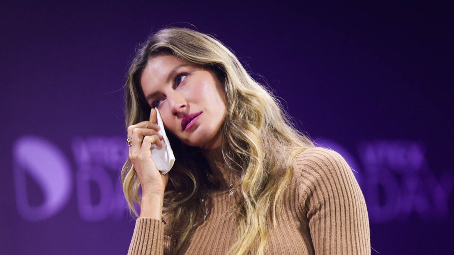 &#x397; Gisele B&#xFC;ndchen &#x3BE;&#x3B5;&#x3C3;&#x3C0;&#x3AC;&#x3B5;&#x3B9; &#x3C3;&#x3B5; &#x3B4;&#x3AC;&#x3BA;&#x3C1;&#x3C5;&#x3B1; &#x3C3;&#x3B5; &#x3B4;&#x3B9;&#x3AC;&#x3BB;&#x3B5;&#x3BE;&#x3B7; &#x3C3;&#x3C4;&#x3B7; &#x392;&#x3C1;&#x3B1;&#x3B6;&#x3B9;&#x3BB;&#x3AF;&#x3B1;