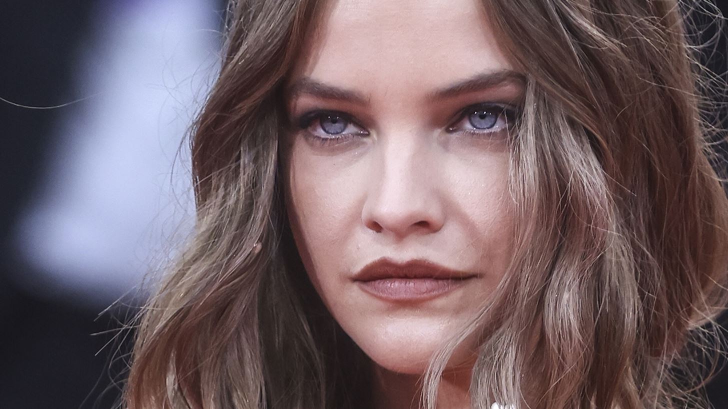 Η εμφάνιση της Barbara Palvin στο Φεστιβάλ Βενετίας είναι το φθινοπωρινό σου beauty mood inspo