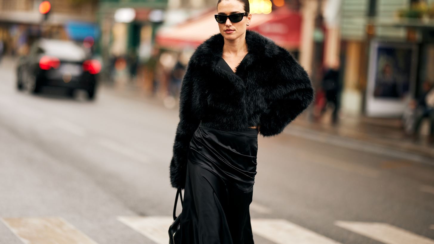 Halloween chic | 10 σέξι μαύρα φορέματα για σένα που δεν θες να ντυθείς κάτι τρομακτικό