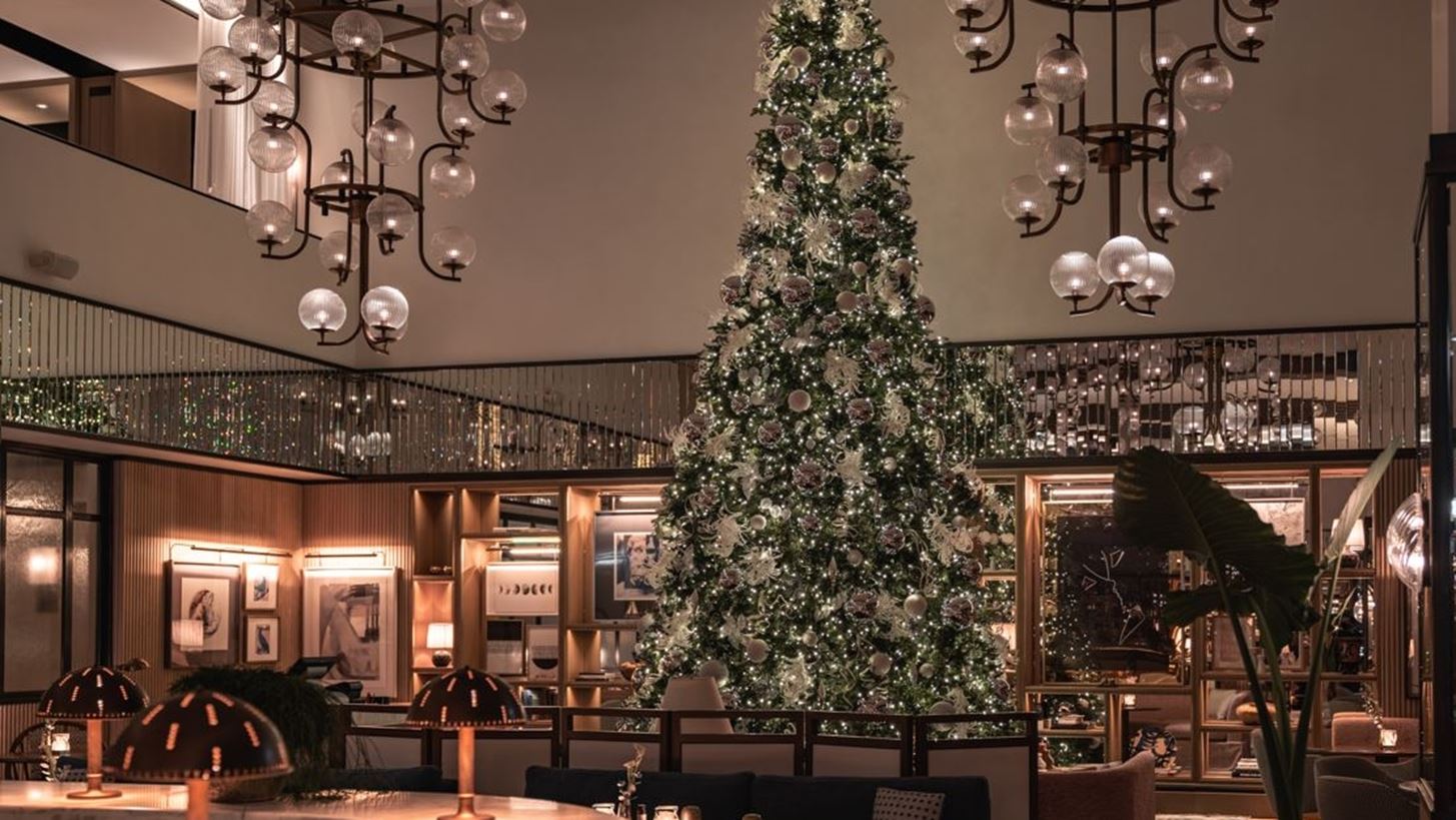 Four Seasons Astir Palace Hotel Athens | &#x396;&#x3AE;&#x3C3;&#x3B5; &#x3CC;&#x3BB;&#x3B7; &#x3C4;&#x3B7; &#x3BC;&#x3B1;&#x3B3;&#x3B5;&#x3AF;&#x3B1; &#x3C4;&#x3C9;&#x3BD; &#x3B3;&#x3B9;&#x3BF;&#x3C1;&#x3C4;&#x3CE;&#x3BD; &#x3C3;&#x3C4;&#x3B7;&#x3BD; &#x391;&#x3B8;&#x3B7;&#x3BD;&#x3B1;&#x3CA;&#x3BA;&#x3AE; &#x3A1;&#x3B9;&#x3B2;&#x3B9;&#x3AD;&#x3C1;&#x3B1;