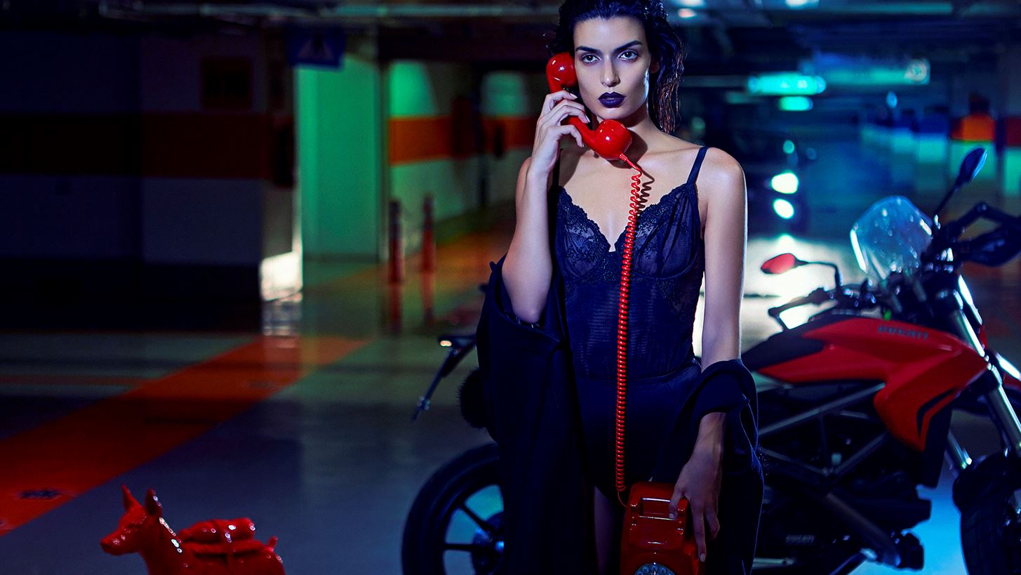 Fashion meets Art: &#x3A4;&#x3CC;&#x3BD;&#x3B9;&#x3B1; &#x3A3;&#x3C9;&#x3C4;&#x3B7;&#x3C1;&#x3BF;&#x3C0;&#x3BF;&#x3CD;&#x3BB;&#x3BF;&#x3C5;