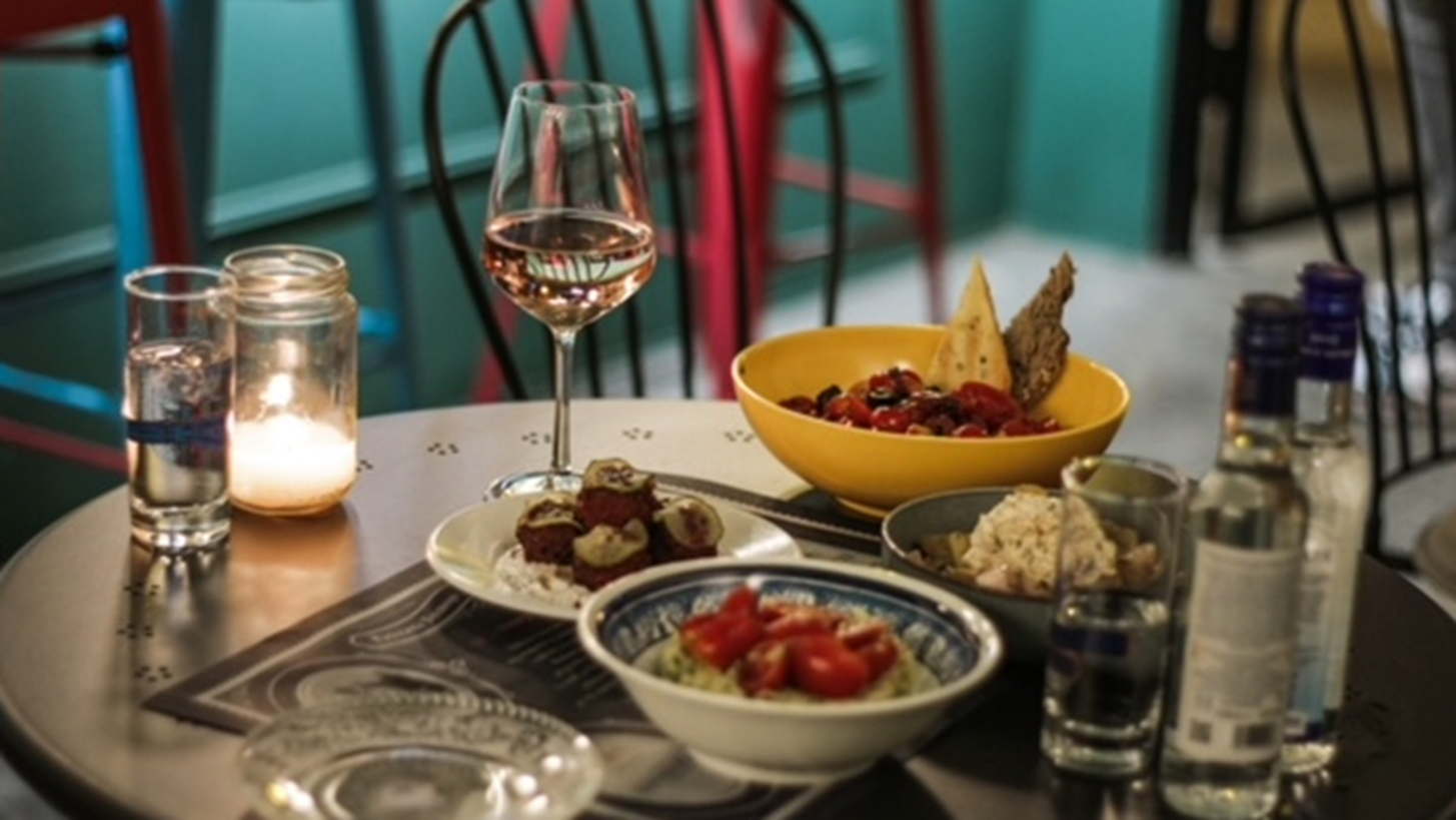 Talas Local Meze &amp; Aperitivo | &#x3A4;&#x3BF; &#x3BD;&#x3AD;&#x3BF; &#x3BC;&#x3BF;&#x3BD;&#x3C4;&#x3AD;&#x3C1;&#x3BD;&#x3BF; &#x3BC;&#x3B5;&#x3B6;&#x3B5;&#x3B4;&#x3BF;&#x3C0;&#x3C9;&#x3BB;&#x3B5;&#x3AF;&#x3BF; &#x3C0;&#x3BF;&#x3C5; &#x3C0;&#x3C1;&#x3BF;&#x3C3;&#x3C6;&#x3AD;&#x3C1;&#x3B5;&#x3B9; &#x3C0;&#x3B1;&#x3C1;&#x3B5;&#x390;&#x3C3;&#x3C4;&#x3B9;&#x3BA;&#x3B7; &#x3B4;&#x3B9;&#x3AC;&#x3B8;&#x3B5;&#x3C3;&#x3B7; &#x3BA;&#x3B1;&#x3B9; comfort &#x3BC;&#x3B5;&#x3C3;&#x3BF;&#x3B3;&#x3B5;&#x3B9;&#x3B1;&#x3BA;&#x3AC; &#x3C0;&#x3B9;&#x3AC;&#x3C4;&#x3B1;