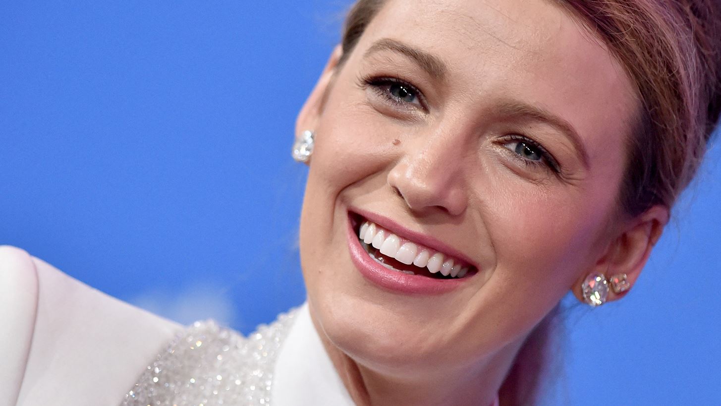 &#x397; Blake Lively &#x3B5;&#x3C0;&#x3B9;&#x3C3;&#x3C4;&#x3C1;&#x3AD;&#x3C6;&#x3B5;&#x3B9; &#x3BC;&#x3B5; &#x3C4;&#x3BF; &#x3B4;&#x3B9;&#x3BA;&#x3CC; &#x3C4;&#x3B7;&#x3C2; &#x3C4;&#x3B7;&#x3BB;&#x3B5;&#x3BF;&#x3C0;&#x3C4;&#x3B9;&#x3BA;&#x3CC; show