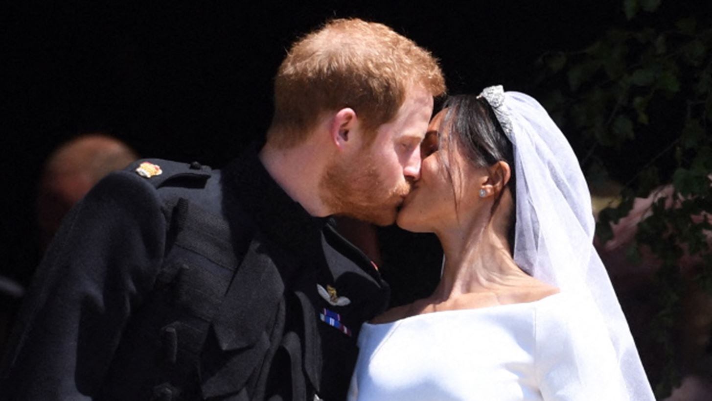 H &#x3B2;&#x3B9;&#x3BF;&#x3B3;&#x3C1;&#x3B1;&#x3C6;&#x3AF;&#x3B1; &#x3C4;&#x3C9;&#x3BD; Sussexes &#x3B1;&#x3C0;&#x3BF;&#x3BA;&#x3B1;&#x3BB;&#x3CD;&#x3C0;&#x3C4;&#x3B5;&#x3B9; &#x3BA;&#x3C1;&#x3C5;&#x3C6;&#x3AD;&#x3C2; &#x3BB;&#x3B5;&#x3C0;&#x3C4;&#x3BF;&#x3BC;&#x3AD;&#x3C1;&#x3B5;&#x3B9;&#x3B5;&#x3C2; &#x3B1;&#x3C0;&#x3CC; &#x3C4;&#x3BF; &#x3B3;&#x3AC;&#x3BC;&#x3BF; &#x3C4;&#x3BF;&#x3C5;&#x3C2;