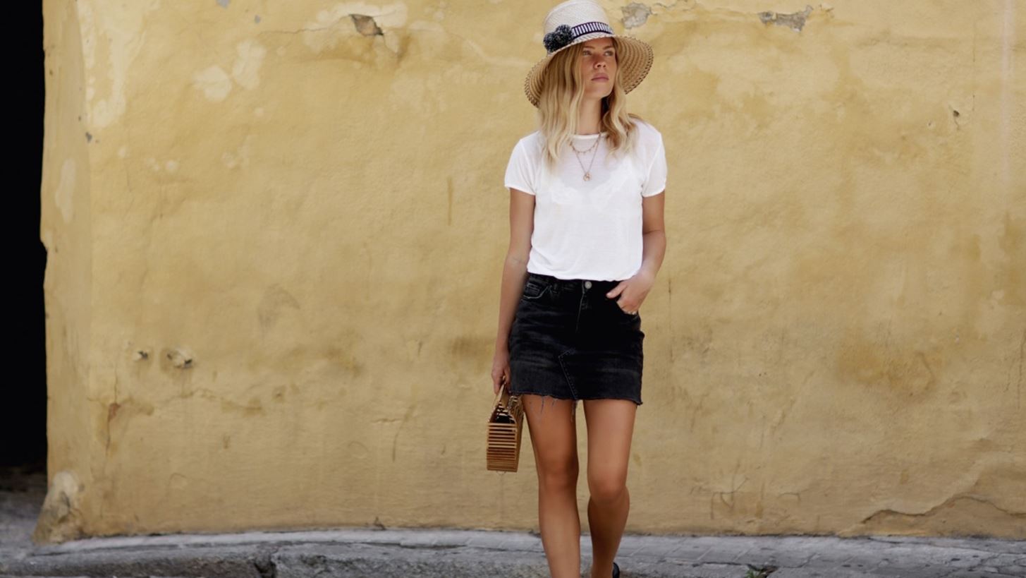 &#x3A4;&#x3BF; &#x3BB;&#x3B5;&#x3C5;&#x3BA;&#x3CC; T-shirt &#x3B1;&#x3BB;&#x3BB;&#x3B9;&#x3CE;&#x3C2;: 8 &#x3B4;&#x3B9;&#x3B1;&#x3C6;&#x3BF;&#x3C1;&#x3B5;&#x3C4;&#x3B9;&#x3BA;&#x3AC; looks &#x3C0;&#x3BF;&#x3C5; &#x3B1;&#x3BE;&#x3AF;&#x3B6;&#x3B5;&#x3B9; &#x3BD;&#x3B1; &#x3B4;&#x3BF;&#x3BA;&#x3B9;&#x3BC;&#x3AC;&#x3C3;&#x3B5;&#x3B9;&#x3C2; &#x3B1;&#x3C5;&#x3C4;&#x3AE; &#x3C4;&#x3B7; &#x3C3;&#x3B5;&#x3B6;&#x3CC;&#x3BD;