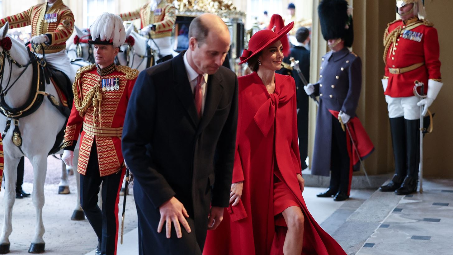 Kate Middleton| &#x3A6;&#x3C1;&#x3B5;&#x3BD;&#x3AF;&#x3C4;&#x3B9;&#x3B4;&#x3B1; &#x3BC;&#x3B5; &#x3C4;&#x3B7;&#x3BD; &#x3C0;&#x3C1;&#x3CC;&#x3C3;&#x3C6;&#x3B1;&#x3C4;&#x3B7; &#x3B5;&#x3BC;&#x3C6;&#x3AC;&#x3BD;&#x3B9;&#x3C3;&#x3B7; &#x3BA;&#x3B1;&#x3B9; &#x3C4;&#x3B7;&#x3BD; &#x3B1;&#x3C0;&#x3BF;&#x3BA;&#x3AC;&#x3BB;&#x3C5;&#x3C8;&#x3B7; &#x3C4;&#x3C9;&#x3BD; &#x3BA;&#x3B1;&#x3BB;&#x3BB;&#x3AF;&#x3B3;&#x3C1;&#x3B1;&#x3BC;&#x3BC;&#x3C9;&#x3BD; &#x3C0;&#x3BF;&#x3B4;&#x3B9;&#x3CE;&#x3BD; &#x3C4;&#x3B7;&#x3C2;