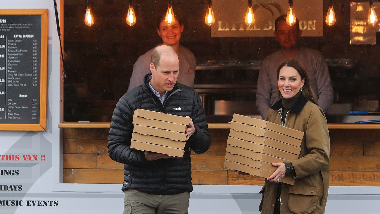 &#x397; Kate Middleton &#x3BA;&#x3B1;&#x3B9; &#x3BF; &#x3C0;&#x3C1;&#x3AF;&#x3B3;&#x3BA;&#x3B9;&#x3C0;&#x3B1;&#x3C2; William &#x3B3;&#x3AF;&#x3BD;&#x3BF;&#x3BD;&#x3C4;&#x3B1;&#x3B9; &#x3B4;&#x3B9;&#x3B1;&#x3BD;&#x3BF;&#x3BC;&#x3B5;&#x3AF;&#x3C2; &#x3C0;&#x3AF;&#x3C4;&#x3C3;&#x3B1;&#x3C2; &#x3B3;&#x3B9;&#x3B1; &#x3BC;&#x3AF;&#x3B1; &#x3B7;&#x3BC;&#x3AD;&#x3C1;&#x3B1;