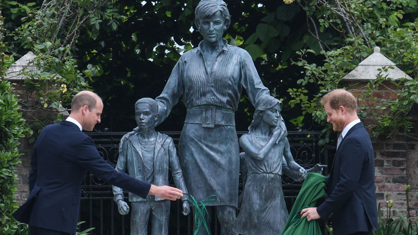Πρίγκιπες William & Harry | Γιατί δεν εκφώνησαν ξεχωριστούς λόγους στην εκδήλωση για τη Diana
