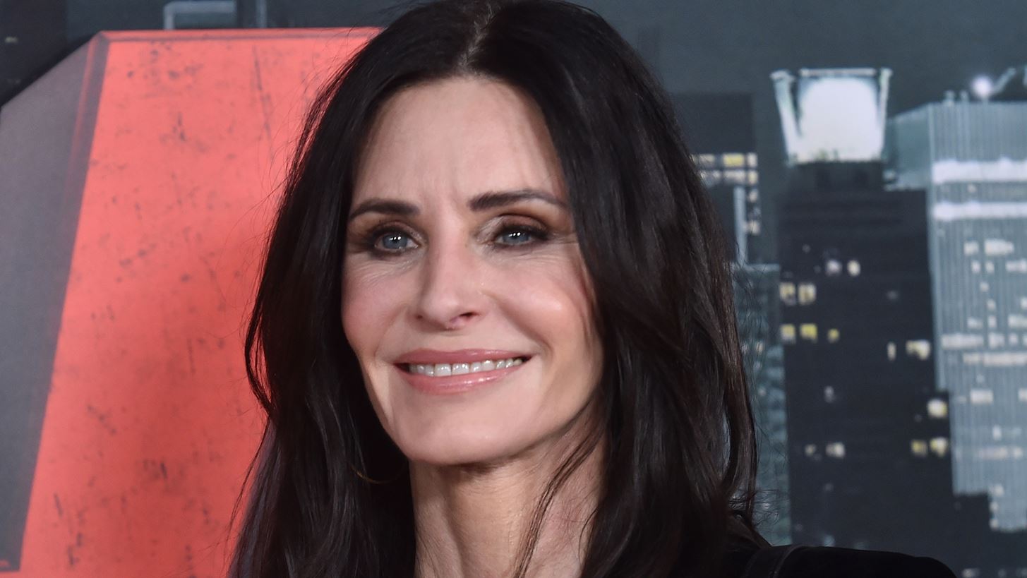 H Courteney Cox &#x3C0;&#x3B1;&#x3C1;&#x3B1;&#x3B4;&#x3AD;&#x3C7;&#x3B8;&#x3B7;&#x3BA;&#x3B5; &#x3CC;&#x3C4;&#x3B9; &#x3C4;&#x3BF; &#x3C0;&#x3B1;&#x3C1;&#x3AC;&#x3BA;&#x3B1;&#x3BD;&#x3B5; &#x3BC;&#x3B5; &#x3C4;&#x3B1; fillers &#x3C0;&#x3BF;&#x3C5; &#x3BF;&#x3B4;&#x3AE;&#x3B3;&#x3B7;&#x3C3;&#x3B1;&#x3BD; &#x3C3;&#x3C4;&#x3B7;&#x3BD; &#x3C0;&#x3B1;&#x3C1;&#x3B1;&#x3BC;&#x3CC;&#x3C1;&#x3C6;&#x3C9;&#x3C3;&#x3B7; &#x3C4;&#x3BF;&#x3C5; &#x3C0;&#x3C1;&#x3BF;&#x3C3;&#x3CE;&#x3C0;&#x3BF;&#x3C5; &#x3C4;&#x3B7;&#x3C2;