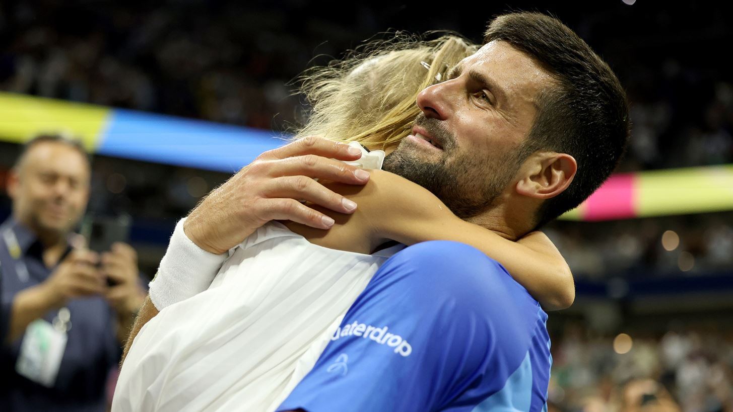 Novak Djokovic | &#x3A4;&#x3B1; &#x3B4;&#x3AC;&#x3BA;&#x3C1;&#x3C5;&#x3B1; &#x3C7;&#x3B1;&#x3C1;&#x3AC;&#x3C2; &#x3C3;&#x3C4;&#x3B7;&#x3BD; &#x3B1;&#x3B3;&#x3BA;&#x3B1;&#x3BB;&#x3B9;&#x3AC; &#x3C4;&#x3B7;&#x3C2; &#x3BA;&#x3CC;&#x3C1;&#x3B7;&#x3C2; &#x3C4;&#x3BF;&#x3C5; &#x3BC;&#x3B5;&#x3C4;&#x3AC; &#x3C4;&#x3B7; &#x3BD;&#x3AF;&#x3BA;&#x3B7; &#x3C3;&#x3C4;&#x3BF; US Open