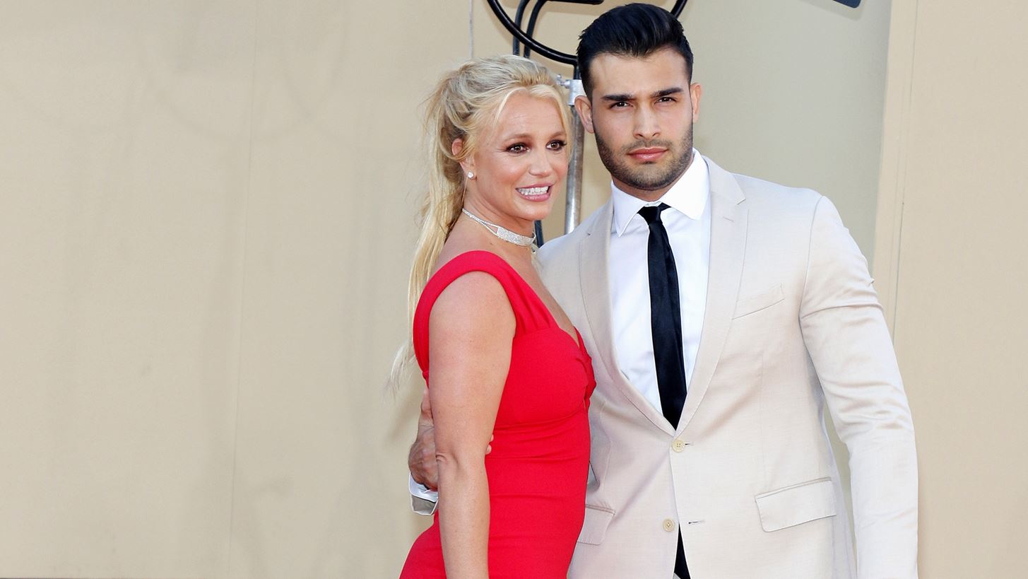 Britney Spears | &#x3A7;&#x3C9;&#x3C1;&#x3AF;&#x3B6;&#x3B5;&#x3B9; &#x3AD;&#x3BD;&#x3B1;&#x3BD; &#x3C7;&#x3C1;&#x3CC;&#x3BD;&#x3BF; &#x3BC;&#x3B5;&#x3C4;&#x3AC; &#x3C4;&#x3BF;&#x3BD; &#x3B3;&#x3AC;&#x3BC;&#x3BF; &#x3C4;&#x3B7;&#x3C2; &#x3BC;&#x3B5; &#x3C4;&#x3BF;&#x3BD; Sam Asghari