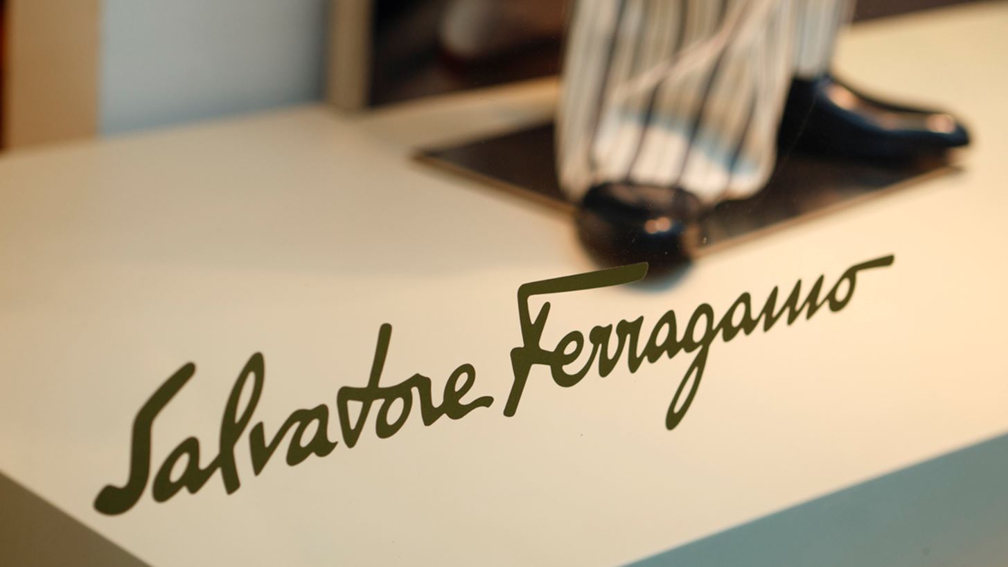 &#x39F; &#x3BF;&#x3AF;&#x3BA;&#x3BF;&#x3C2; Salvatore Ferragamo &#x3BA;&#x3C5;&#x3BA;&#x3BB;&#x3BF;&#x3C6;&#x3BF;&#x3C1;&#x3B5;&#x3AF; &#x3C3;&#x3B5;&#x3B9;&#x3C1;&#x3AC; podcast &#x3B3;&#x3B9;&#x3B1; &#x3C4;&#x3B7; &#x3B6;&#x3C9;&#x3AE; &#x3C4;&#x3BF;&#x3C5; &#x3B9;&#x3B4;&#x3C1;&#x3C5;&#x3C4;&#x3AE; &#x3C4;&#x3B7;&#x3C2;