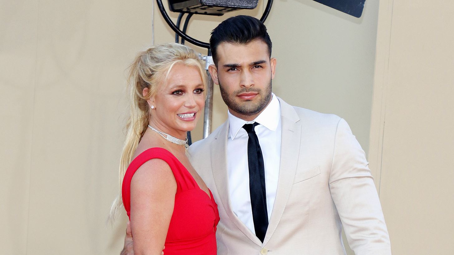 Britney Spears | &#x3A0;&#x3B1;&#x3BD;&#x3C4;&#x3C1;&#x3B5;&#x3CD;&#x3B5;&#x3C4;&#x3B1;&#x3B9; &#x3C3;&#x3AE;&#x3BC;&#x3B5;&#x3C1;&#x3B1; &#x3BC;&#x3B5; &#x3C4;&#x3BF;&#x3BD; Sam Asghari;