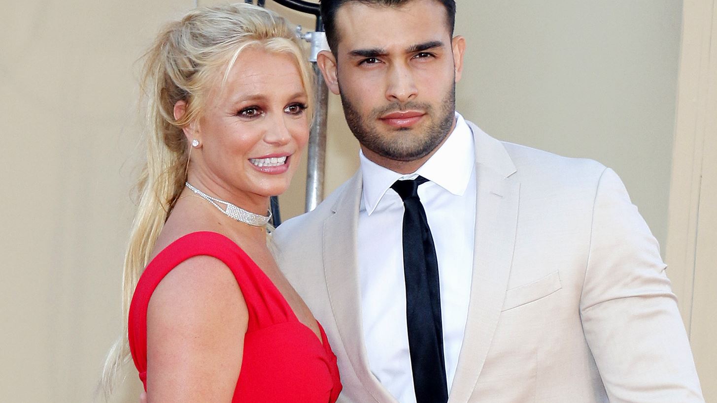 Britney Spears | &#x3A6;&#x3C9;&#x3C4;&#x3BF;&#x3B3;&#x3C1;&#x3B1;&#x3C6;&#x3AF;&#x3B6;&#x3B5;&#x3C4;&#x3B1;&#x3B9; &#x3BC;&#x3B5; &#x3BD;&#x3AD;&#x3BF; hairstyle &#x3C3;&#x3C4;&#x3BF; &#x3BA;&#x3B1;&#x3B9;&#x3BD;&#x3BF;&#x3CD;&#x3C1;&#x3B9;&#x3BF; &#x3C4;&#x3B7;&#x3C2; &#x3C3;&#x3C0;&#x3AF;&#x3C4;&#x3B9; &#x3BC;&#x3B5; &#x3C4;&#x3BF;&#x3BD; Sam Asghari