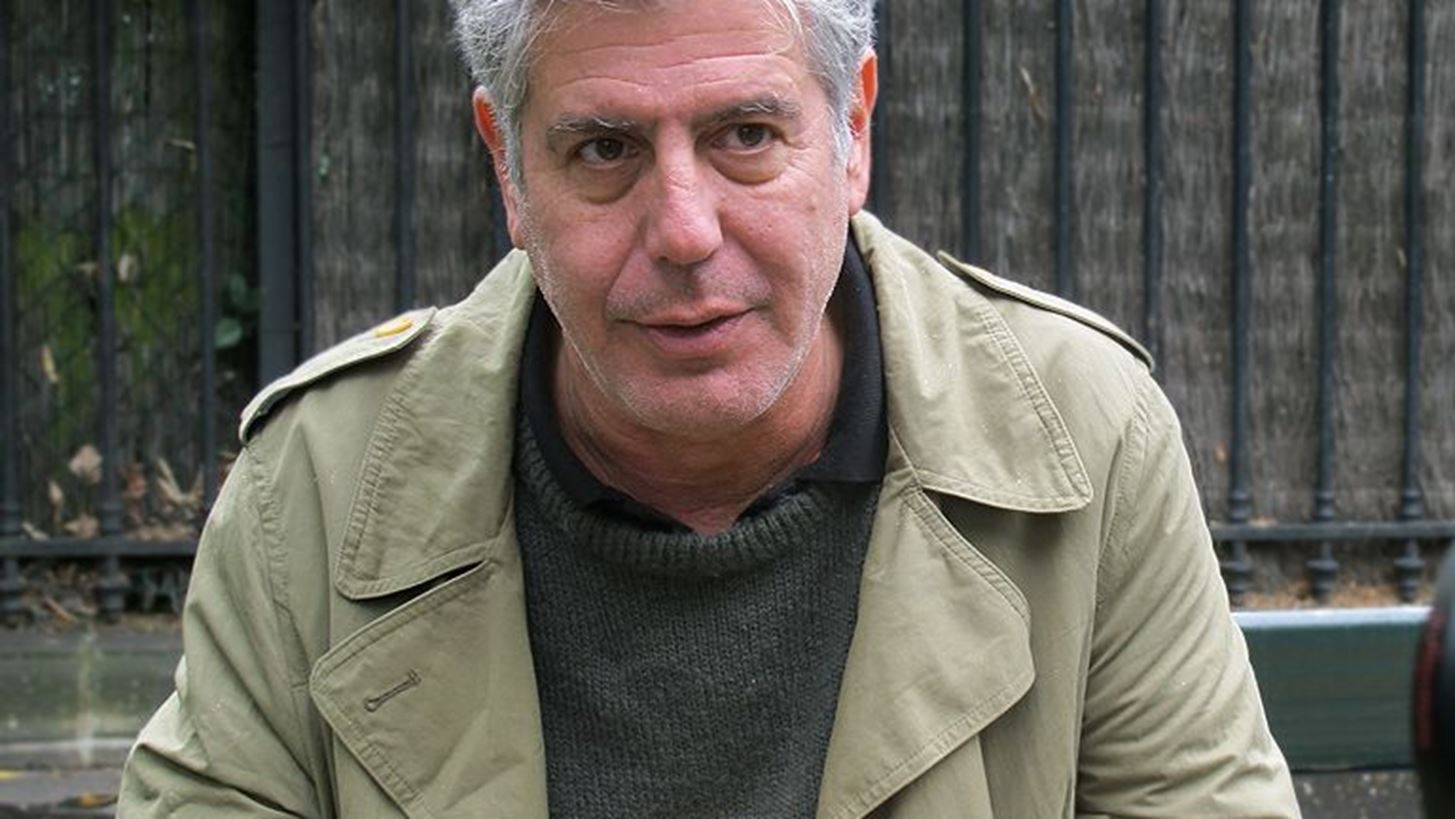 &#x39F; Anthony Bourdain &#x3C3;&#x3BF;&#x3C5; &#x3AD;&#x3C7;&#x3B5;&#x3B9; &#x3C3;&#x3C5;&#x3BC;&#x3B2;&#x3BF;&#x3C5;&#x3BB;&#x3AD;&#x3C2; &#x3B3;&#x3B9;&#x3B1; &#x3BD;&#x3B1; &#x3C6;&#x3C4;&#x3B9;&#x3AC;&#x3BE;&#x3B5;&#x3B9;&#x3C2; &#x3C4;&#x3BF; &#x3C4;&#x3AD;&#x3BB;&#x3B5;&#x3B9;&#x3BF; burger
