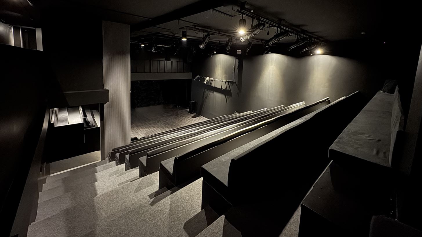 Ένα νέο θέατρο ανοίγει σε μία από τις πιο γνωστές πλατείες της Αθήνας