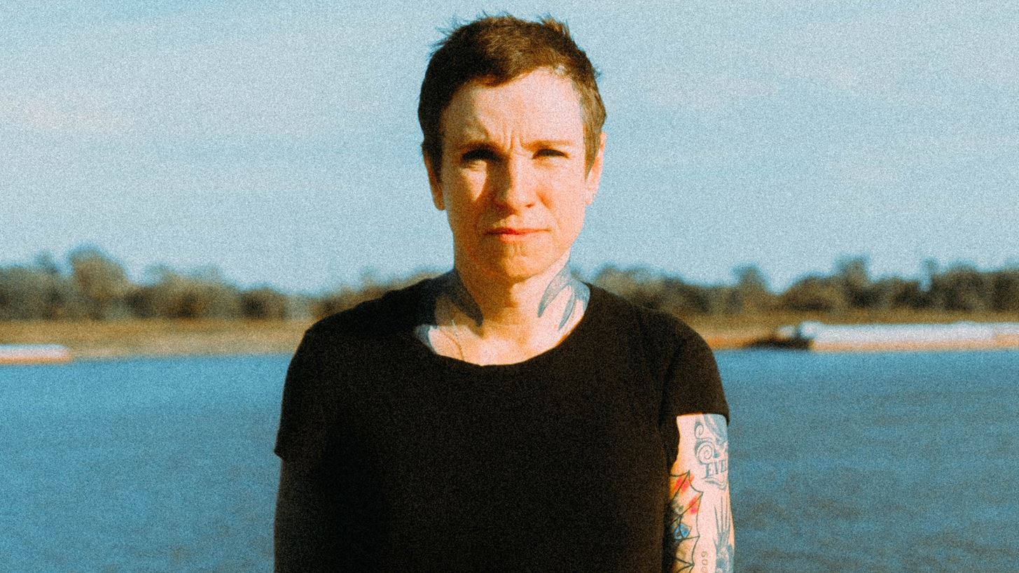 Laura Jane Grace | &#x393;&#x3B9;&#x3B1; &#x3C0;&#x3C1;&#x3CE;&#x3C4;&#x3B7; &#x3C6;&#x3BF;&#x3C1;&#x3AC; &#x3C3;&#x3C4;&#x3B7;&#x3BD; &#x395;&#x3BB;&#x3BB;&#x3AC;&#x3B4;&#x3B1;