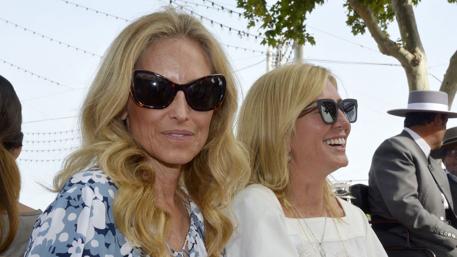 &#x397; Marie Chantal &#x3BC;&#x3B1;&#x3B6;&#x3AF; &#x3BC;&#x3B5; &#x3C4;&#x3B7; &#x3BC;&#x3B5;&#x3B3;&#x3B1;&#x3BB;&#x3CD;&#x3C4;&#x3B5;&#x3C1;&#x3B7; &#x3B1;&#x3B4;&#x3B5;&#x3C1;&#x3C6;&#x3AE; &#x3C4;&#x3B7;&#x3C2;, Pia Getty, &#x3C3;&#x3B5; &#x3C6;&#x3B5;&#x3C3;&#x3C4;&#x3B9;&#x3B2;&#x3AC;&#x3BB; &#x3C3;&#x3C4;&#x3B7; &#x3A3;&#x3B5;&#x3B2;&#x3AF;&#x3BB;&#x3BB;&#x3B7;