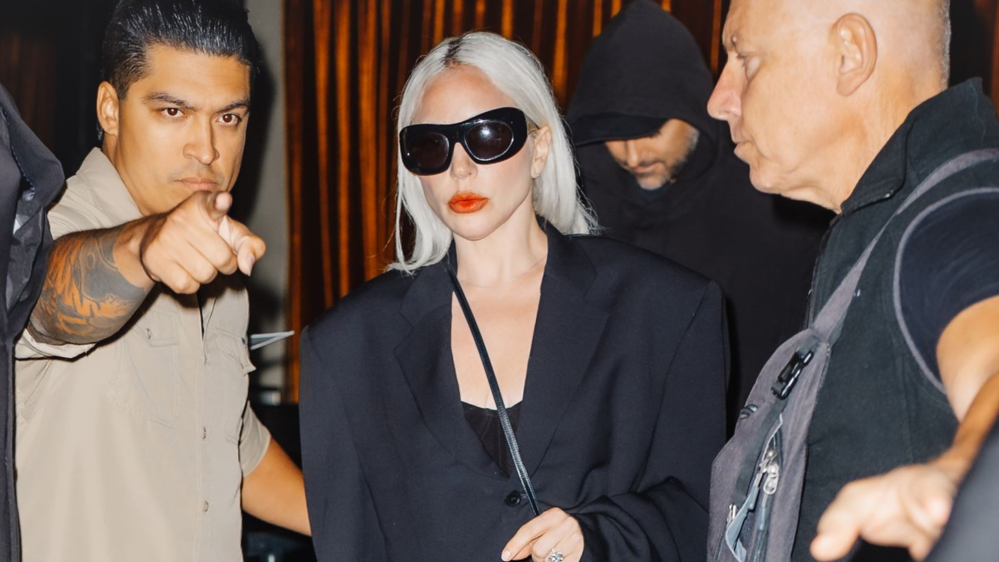 &#x3A4;&#x3B9; &#x3C3;&#x3C5;&#x3BC;&#x3B2;&#x3B1;&#x3AF;&#x3BD;&#x3B5;&#x3B9; &#x3BC;&#x3B5; &#x3C4;&#x3B7; Lady Gaga; &#x3A4;&#x3BF; &#x3C0;&#x3C1;&#x3CC;&#x3B2;&#x3BB;&#x3B7;&#x3BC;&#x3B1; &#x3C5;&#x3B3;&#x3B5;&#x3AF;&#x3B1;&#x3C2; &#x3C0;&#x3BF;&#x3C5; &#x3C4;&#x3B7;&#x3BD; &#x3B1;&#x3BD;&#x3AC;&#x3B3;&#x3BA;&#x3B1;&#x3C3;&#x3B5; &#x3BD;&#x3B1; &#x3B1;&#x3BA;&#x3C5;&#x3C1;&#x3CE;&#x3C3;&#x3B5;&#x3B9; &#x3C3;&#x3C5;&#x3BD;&#x3B1;&#x3C5;&#x3BB;&#x3AF;&#x3B1; &#x3C4;&#x3B7;&#x3C2; &#x3C3;&#x3C4;&#x3BF; Miami &#x3BA;&#x3C5;&#x3C1;&#x3B9;&#x3BF;&#x3BB;&#x3B5;&#x3BA;&#x3C4;&#x3B9;&#x3BA;&#x3AC; &#x3C4;&#x3B7;&#x3BD; &#x3C4;&#x3B5;&#x3BB;&#x3B5;&#x3C5;&#x3C4;&#x3B1;&#x3AF;&#x3B1; &#x3C3;&#x3C4;&#x3B9;&#x3B3;&#x3BC;&#x3AE;