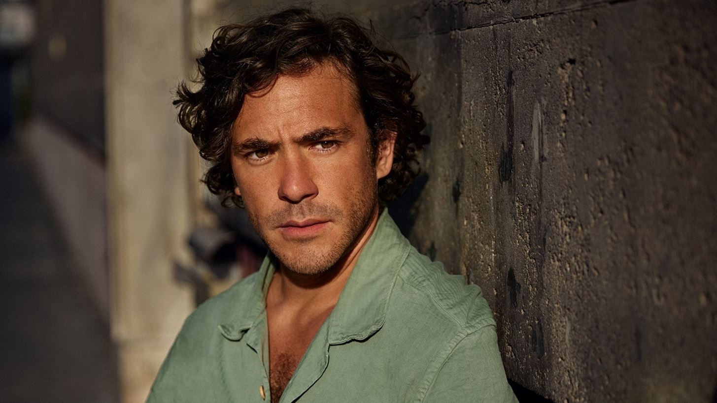 Jack Savoretti | &#x397; &#x3C3;&#x3C5;&#x3BD;&#x3B5;&#x3C1;&#x3B3;&#x3B1;&#x3C3;&#x3AF;&#x3B1; &#x3BC;&#x3B5; &#x399;&#x3C4;&#x3B1;&#x3BB;&#x3CC;&#xA0;superstar &#x3C3;&#x3C4;&#x3BF; &#x3BD;&#x3AD;&#x3BF; &#x3C4;&#x3BF;&#x3C5; &#x3AC;&#x3BB;&#x3BC;&#x3C0;&#x3BF;&#x3C5;&#x3BC;