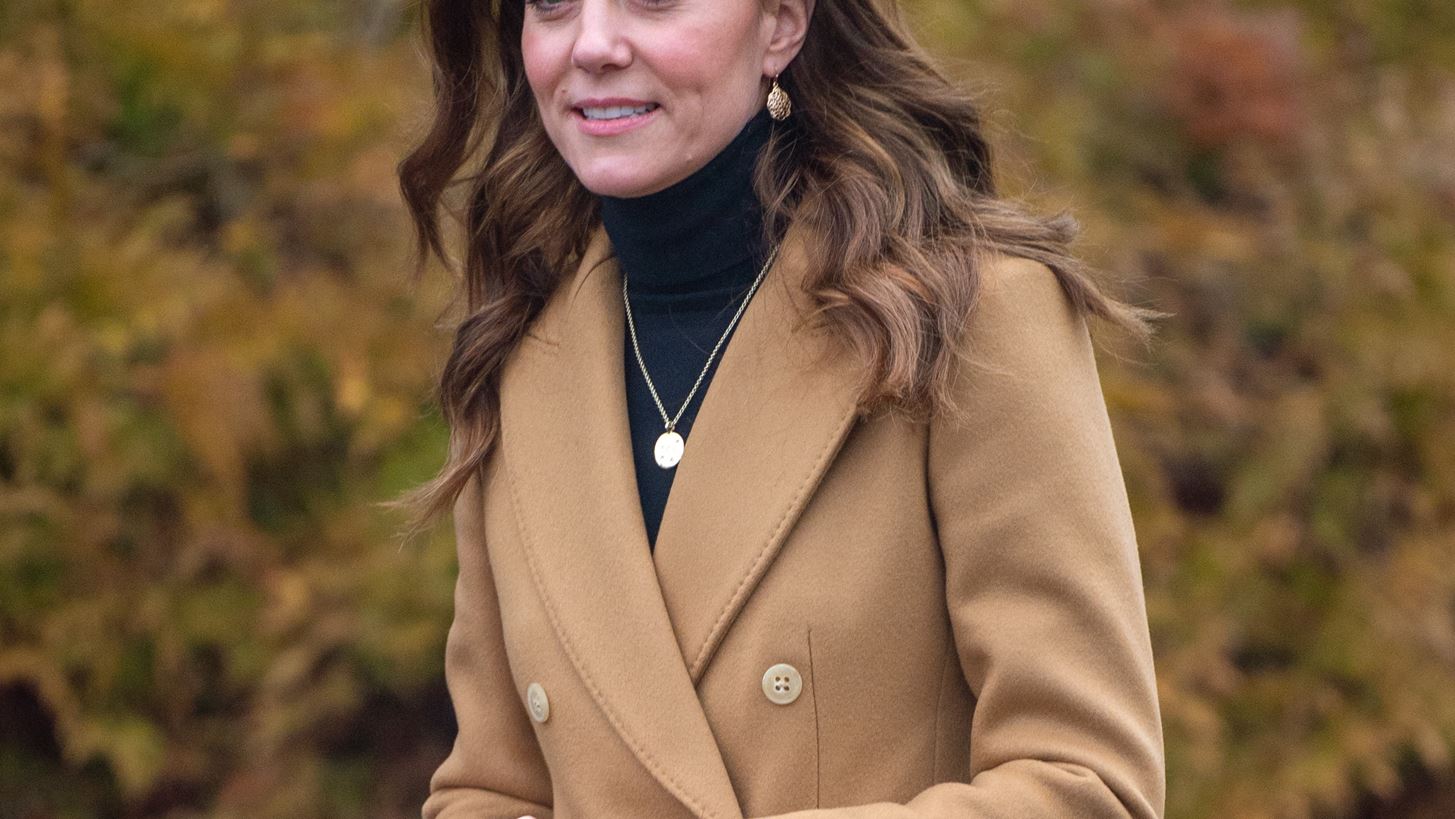 &#x397; Kate Middleton &#x3C6;&#x3CC;&#x3C1;&#x3B5;&#x3C3;&#x3B5; &#x3AD;&#x3BD;&#x3B1; &#x3B1;&#x3C0;&#x3CC; &#x3C4;&#x3B1; &#x3C0;&#x3B9;&#x3BF; &#x3B4;&#x3B9;&#x3B1;&#x3C7;&#x3C1;&#x3BF;&#x3BD;&#x3B9;&#x3BA;&#x3AC; &#x3C0;&#x3B1;&#x3BB;&#x3C4;&#x3CC;