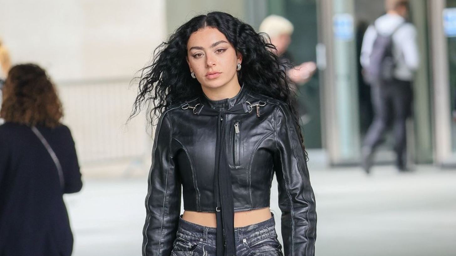 Brat Girl Summer | &#x3A4;&#x3B9; &#x3B5;&#x3AF;&#x3BD;&#x3B1;&#x3B9; &#x3C4;&#x3BF; &#x3BD;&#x3AD;&#x3BF; &#x3BA;&#x3B1;&#x3BB;&#x3BF;&#x3BA;&#x3B1;&#x3B9;&#x3C1;&#x3B9;&#x3BD;&#x3CC; trend &#x3BA;&#x3B1;&#x3B9; &#x3C0;&#x3CE;&#x3C2; &#x3B8;&#x3B1; &#x3C4;&#x3BF; &#x3C0;&#x3B5;&#x3C4;&#x3CD;&#x3C7;&#x3B5;&#x3B9;&#x3C2;