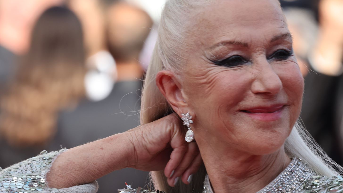 Dame Mirren: &quot;&#x395;&#x3AF;&#x3BD;&#x3B1;&#x3B9; &#x3AC;&#x3B4;&#x3B9;&#x3BA;&#x3BF; &#x3BA;&#x3B1;&#x3B9; &#x3B5;&#x3BD;&#x3BF;&#x3C7;&#x3BB;&#x3B7;&#x3C4;&#x3B9;&#x3BA;&#x3CC; &#x3BD;&#x3B1; &#x3C3;&#x3BF;&#x3C5; &#x3C3;&#x3C5;&#x3BC;&#x3C0;&#x3B5;&#x3C1;&#x3B9;&#x3C6;&#x3AD;&#x3C1;&#x3BF;&#x3BD;&#x3C4;&#x3B1;&#x3B9; &#x3B4;&#x3B9;&#x3B1;&#x3C6;&#x3BF;&#x3C1;&#x3B5;&#x3C4;&#x3B9;&#x3BA;&#x3AC; &#x3BB;&#x3CC;&#x3B3;&#x3C9; &#x3B7;&#x3BB;&#x3B9;&#x3BA;&#x3AF;&#x3B1;&#x3C2;&quot;