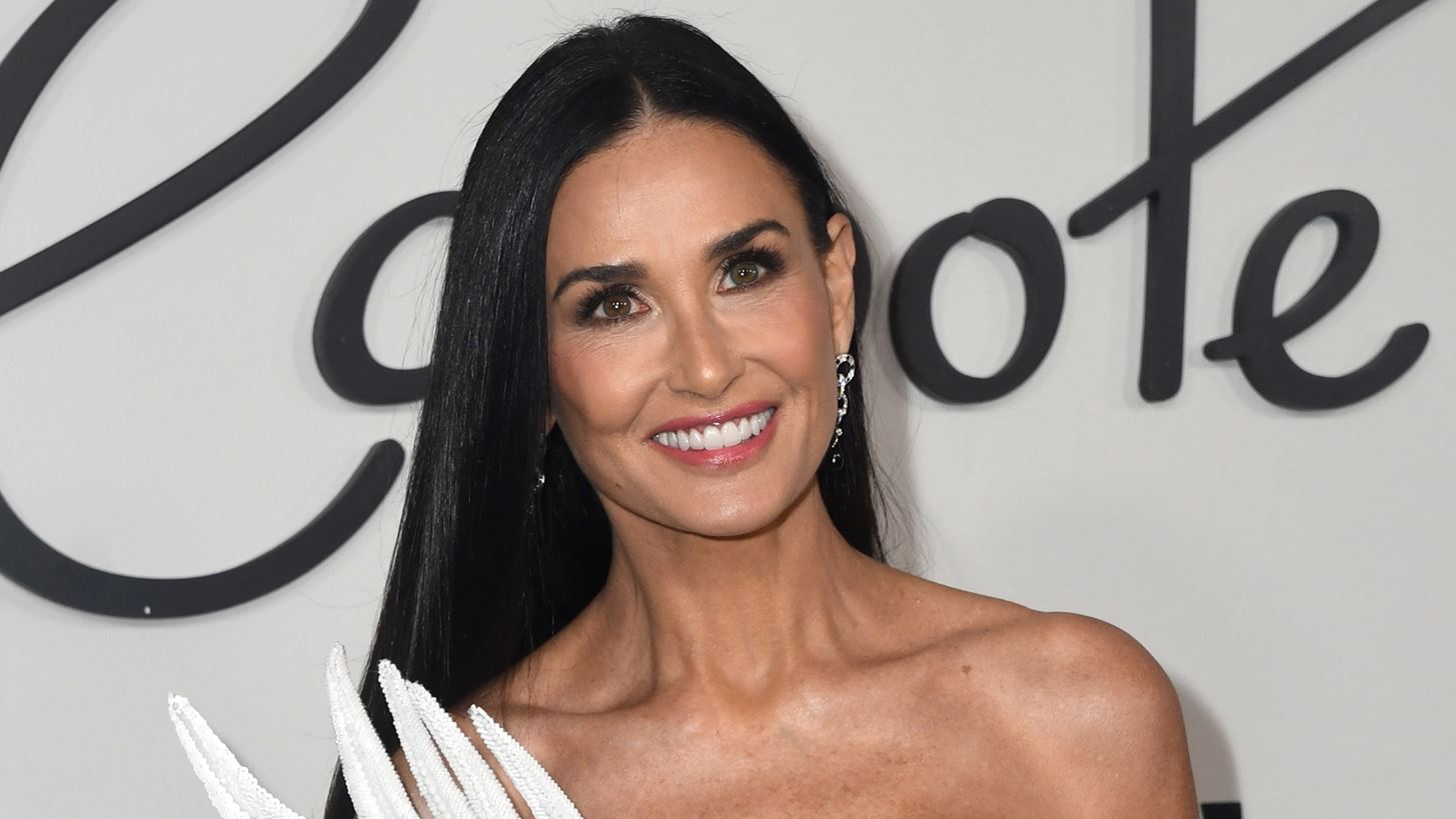 Demi Moore: &quot;&#x391;&#x3BD; &#x3C4;&#x3B1;&#x3C5;&#x3C4;&#x3AF;&#x3C3;&#x3BF;&#x3C5;&#x3BC;&#x3B5; &#x3C4;&#x3B7;&#x3BD; &#x3B1;&#x3BE;&#x3AF;&#x3B1; &#x3BC;&#x3B1;&#x3C2; &#x3BC;&#x3B5; &#x3C4;&#x3B7;&#x3BD; &#x3B5;&#x3B9;&#x3BA;&#x3CC;&#x3BD;&#x3B1; &#x3BC;&#x3B1;&#x3C2;, &#x3B5;&#x3AF;&#x3BD;&#x3B1;&#x3B9; &#x3B1;&#x3BD;&#x3B1;&#x3C0;&#x3CC;&#x3C6;&#x3B5;&#x3C5;&#x3BA;&#x3C4;&#x3BF; &#x3C0;&#x3C9;&#x3C2; &#x3B8;&#x3B1; &#x3BD;&#x3B9;&#x3CE;&#x3C3;&#x3BF;&#x3C5;&#x3BC;&#x3B5; &#x3BA;&#x3AC;&#x3C0;&#x3BF;&#x3B9;&#x3B1; &#x3C3;&#x3C4;&#x3B9;&#x3B3;&#x3BC;&#x3AE; &#x3C3;&#x3C5;&#x3BD;&#x3C4;&#x3B5;&#x3C4;&#x3C1;&#x3B9;&#x3BC;&#x3BC;&#x3AD;&#x3BD;&#x3B5;&#x3C2;&quot;