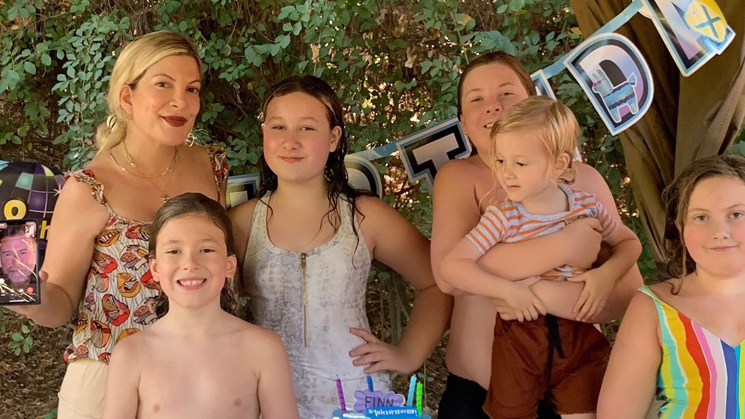 Tori Spelling | &#x397; &#x3C4;&#x3C1;&#x3BF;&#x3BC;&#x3B1;&#x3BA;&#x3C4;&#x3B9;&#x3BA;&#x3AE; &#x3C0;&#x3B5;&#x3C1;&#x3B9;&#x3C0;&#x3AD;&#x3C4;&#x3B5;&#x3B9;&#x3B1; &#x3C4;&#x3B7;&#x3C2; &#x3C5;&#x3B3;&#x3B5;&#x3AF;&#x3B1;&#x3C2; &#x3C4;&#x3B7;&#x3C2; &#x3BA;&#x3CC;&#x3C1;&#x3B7;&#x3C2; &#x3C4;&#x3B7;&#x3C2; - &#x395;&#x3BC;&#x3C6;&#x3AC;&#x3BD;&#x3B9;&#x3C3;&#x3B5; &#x3C3;&#x3C5;&#x3BC;&#x3C0;&#x3C4;&#x3CE;&#x3BC;&#x3B1;&#x3C4;&#x3B1; &#x3B5;&#x3B3;&#x3BA;&#x3B5;&#x3C6;&#x3B1;&#x3BB;&#x3B9;&#x3BA;&#x3BF;&#x3CD;